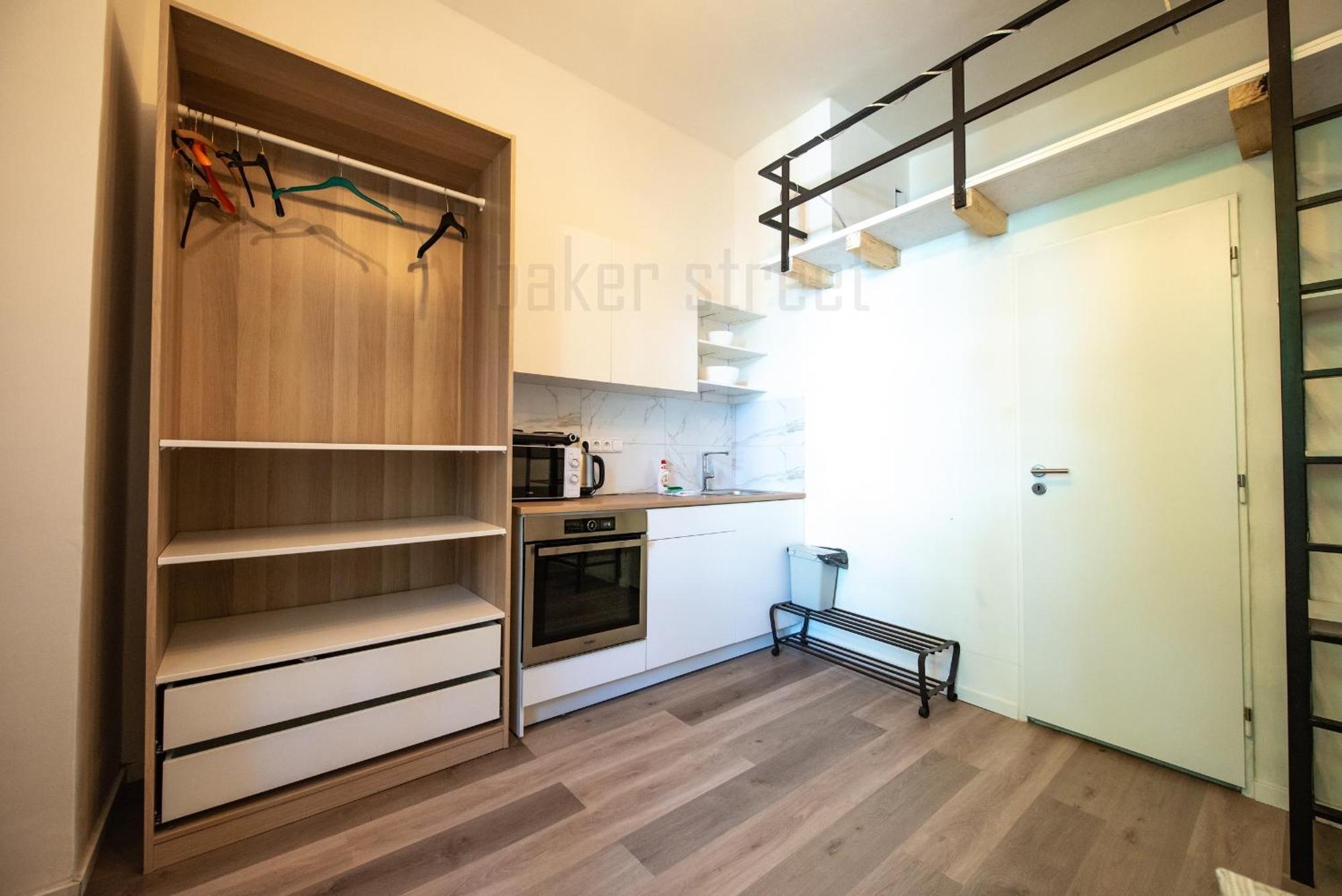 Daire Storey Close To Metro Palmovka