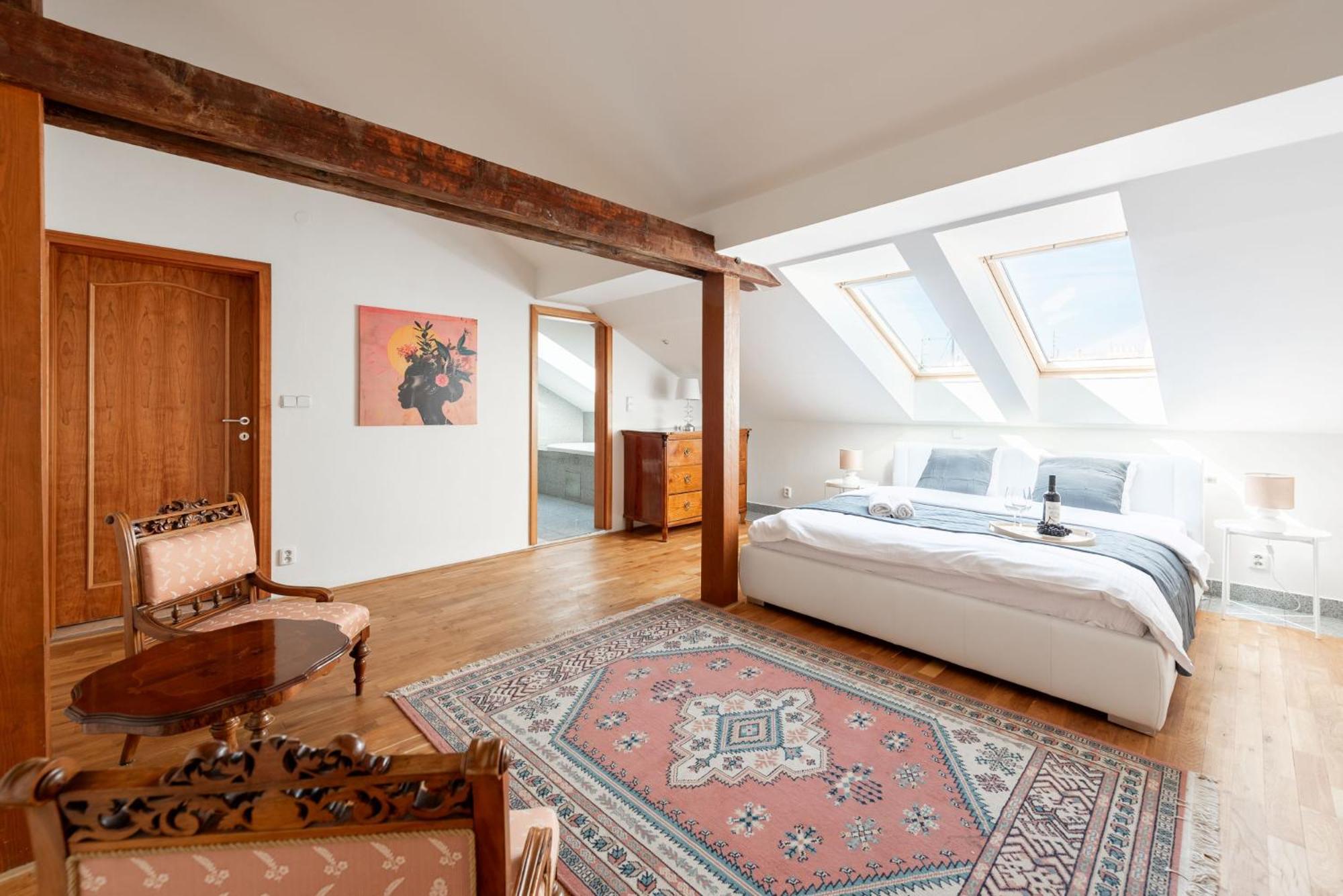 Cozy 4-bedrooms With Terrace Apartment