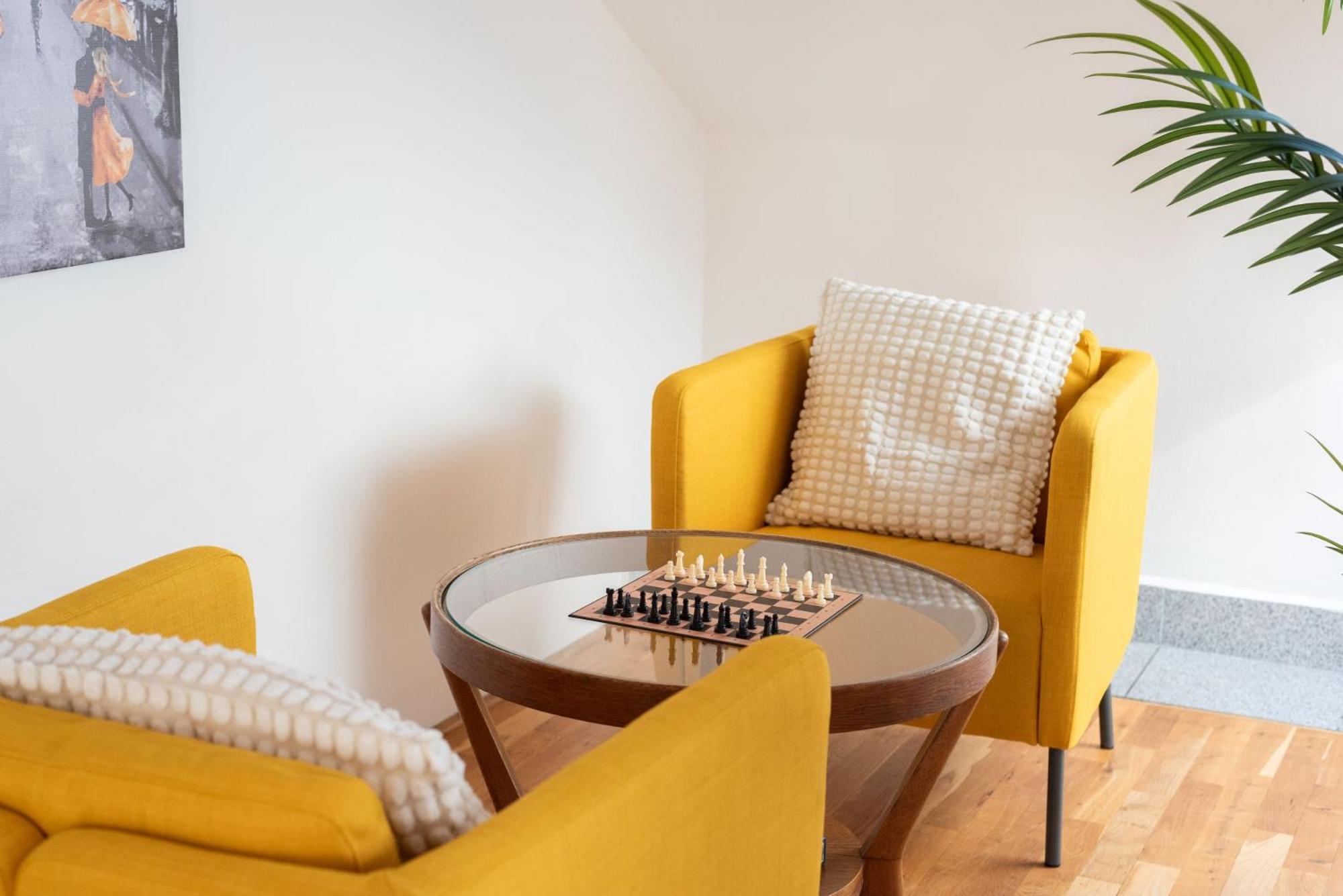 Apartment Cozy 4-bedrooms With Terrace Prague