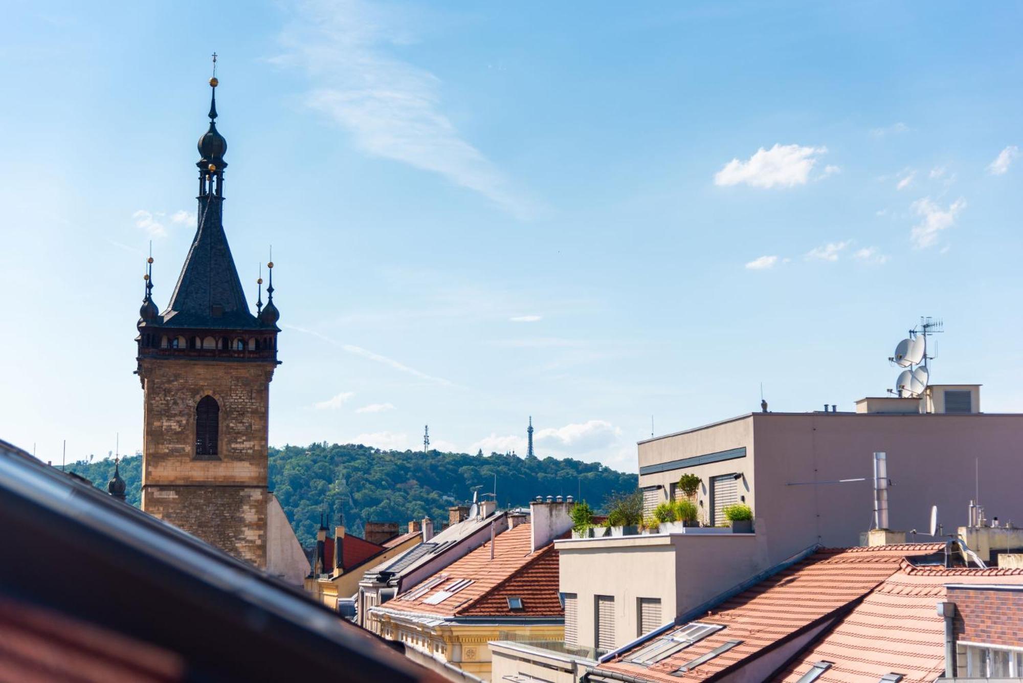Cozy 4-bedrooms With Terrace Prague