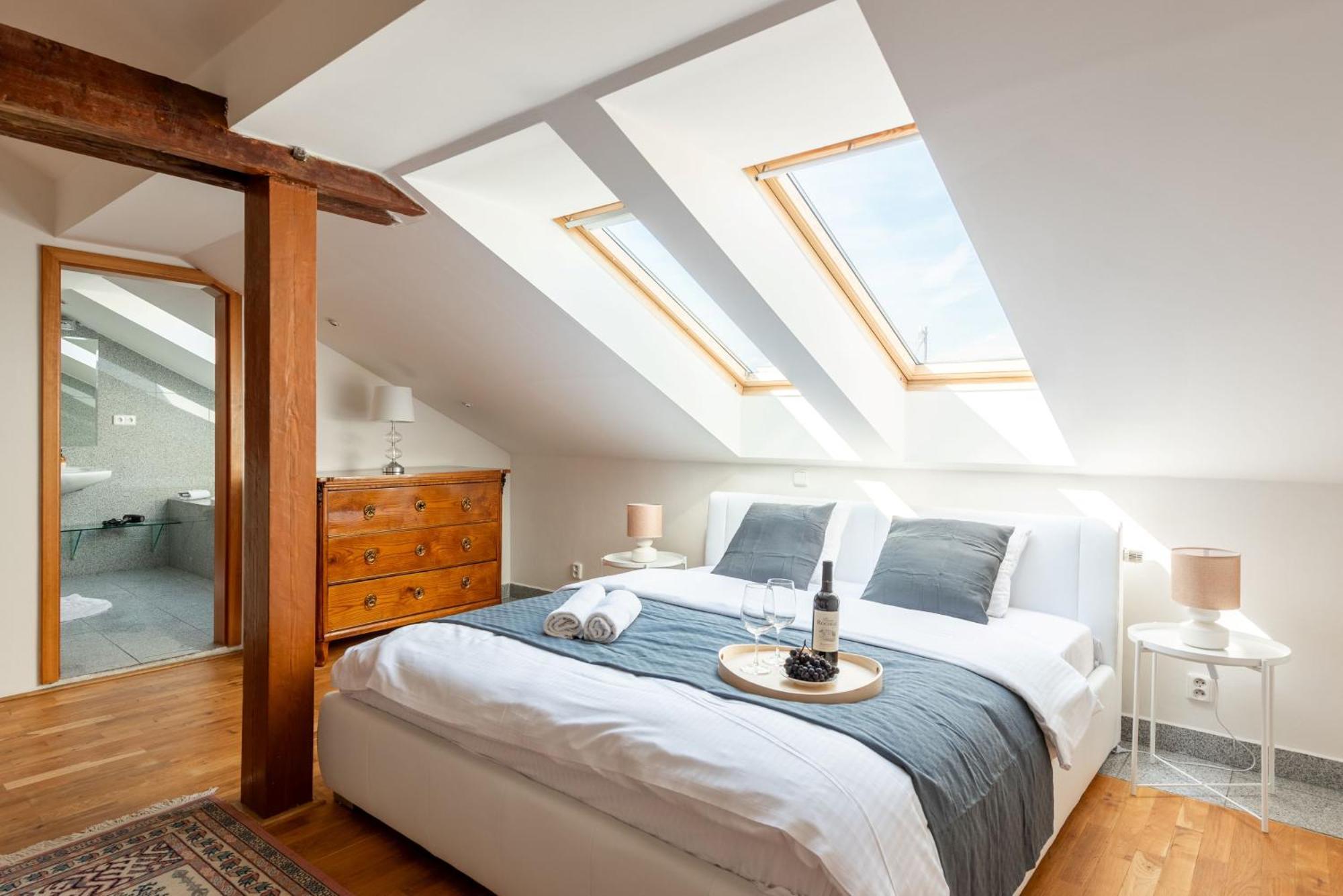 Cozy 4-bedrooms With Terrace * Prague