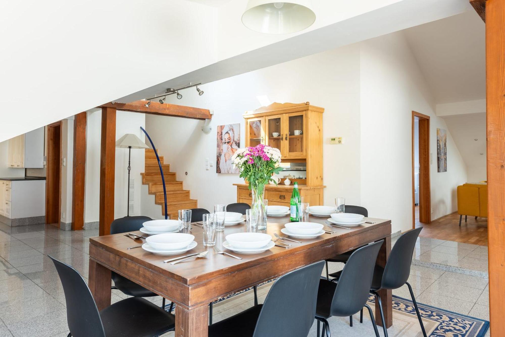 Spacious Near National Museum Apartment Prague