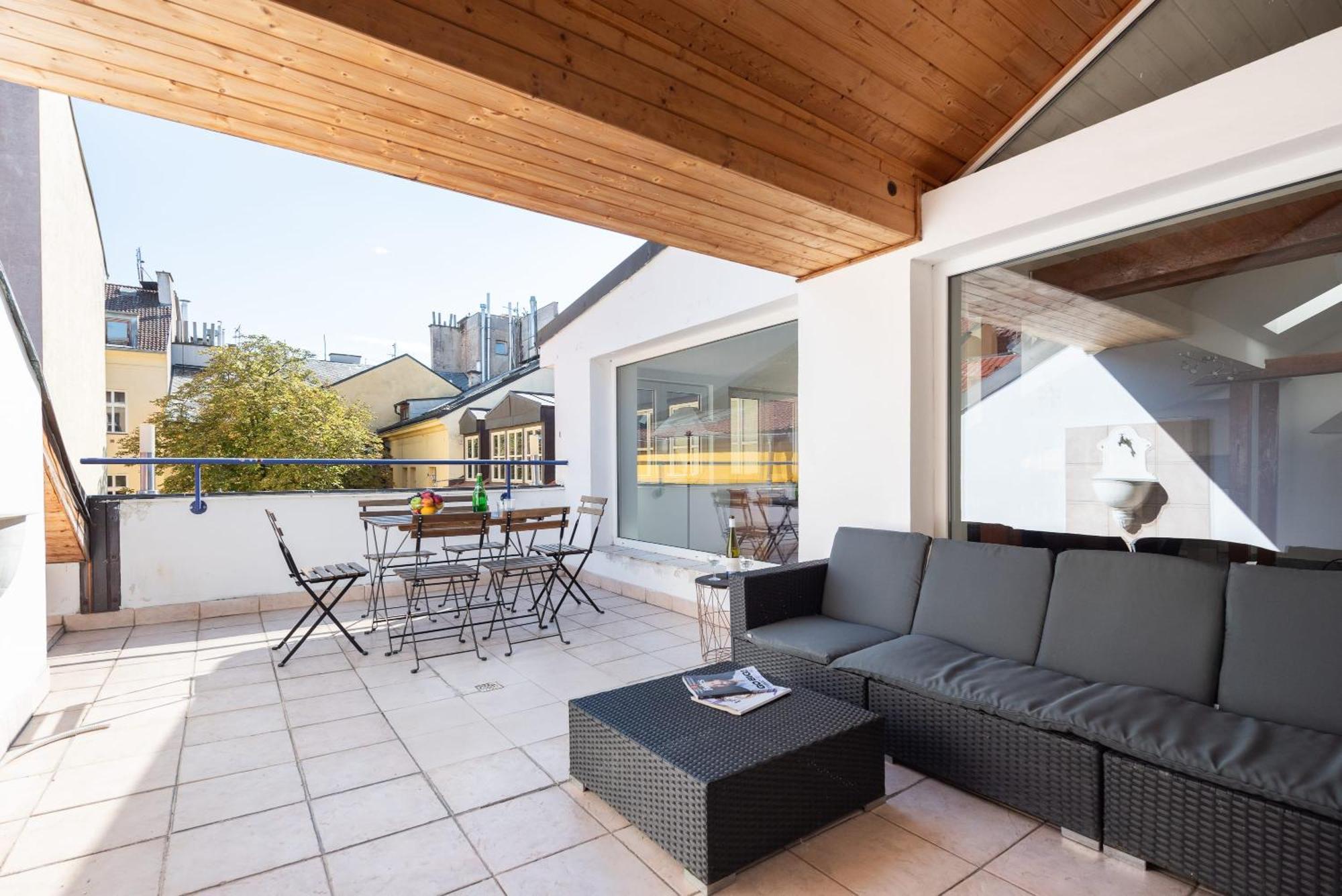Spacious Near National Museum Apartment