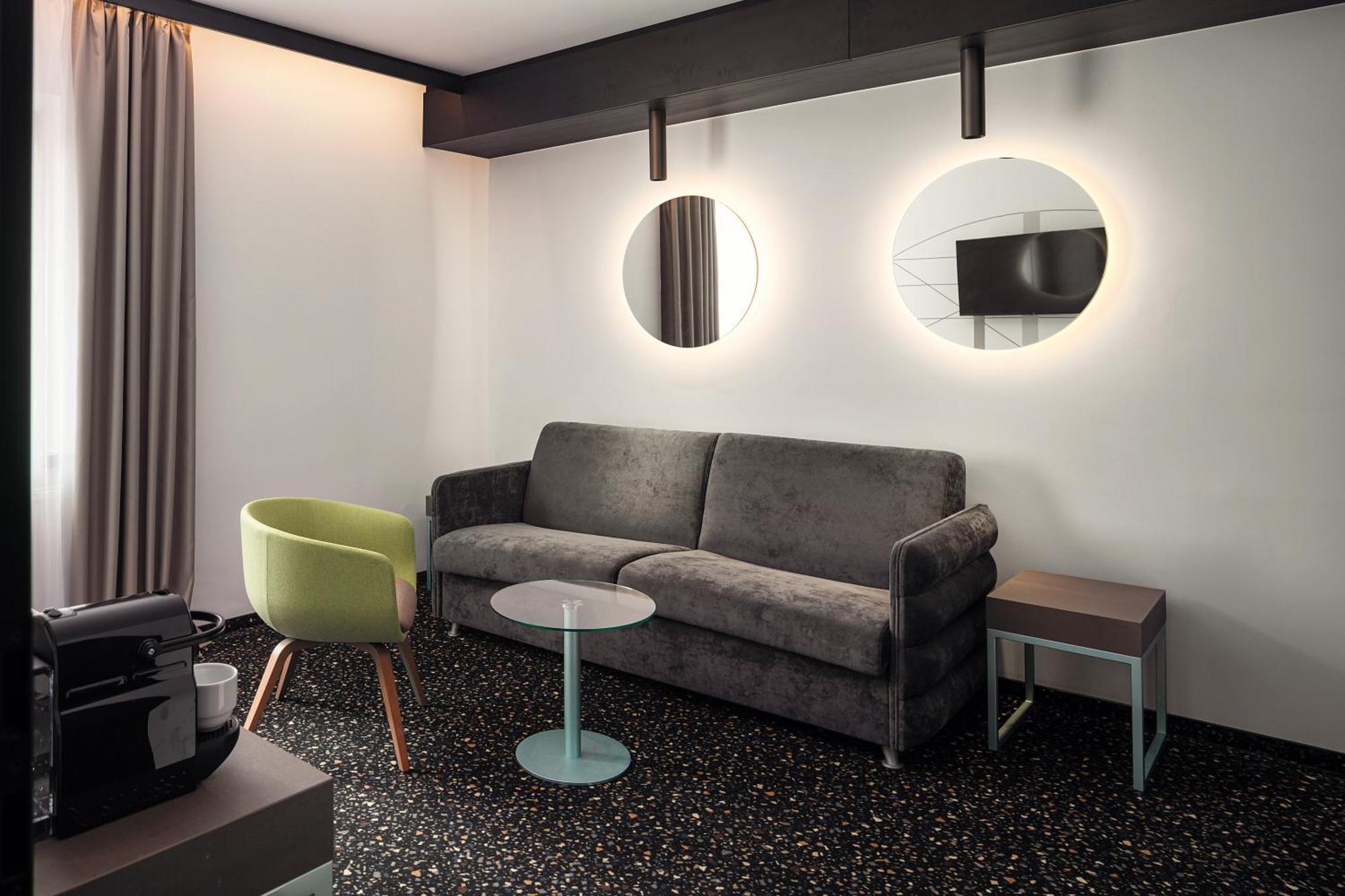 Otel Ea Embassy 4*