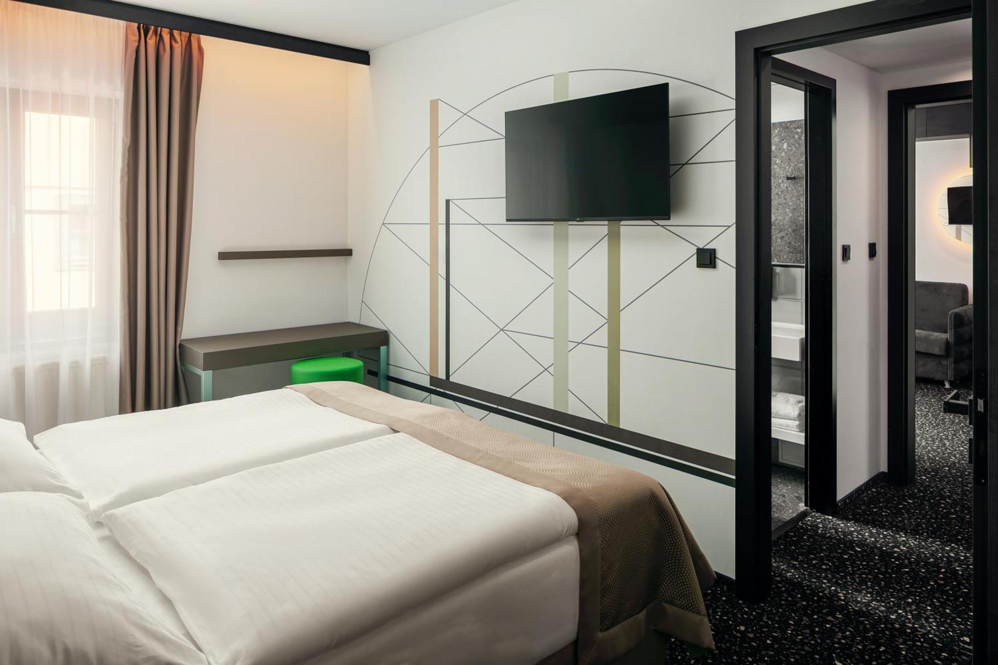 Ea Embassy Otel Prag