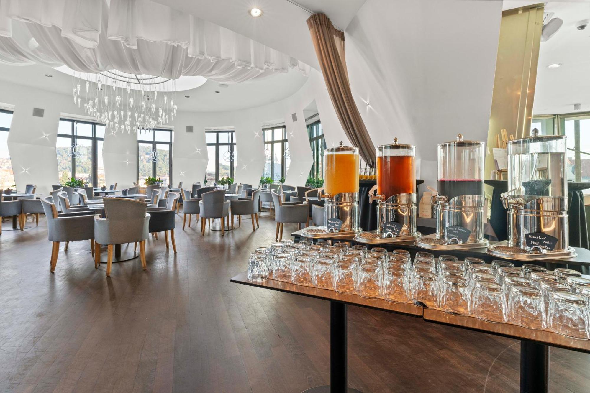 Dancing House - Tancici Dum 4*
