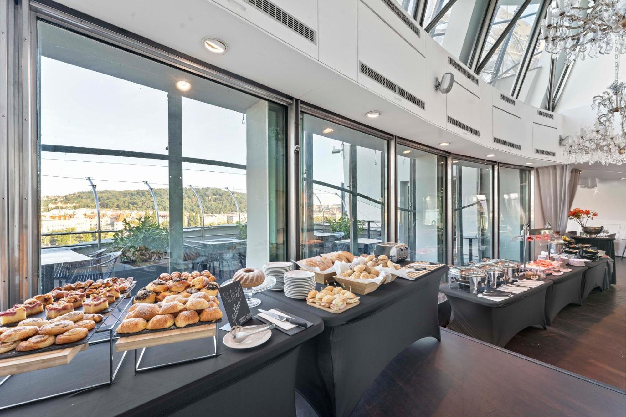Dancing House - Tancici Dum Hotel 4*