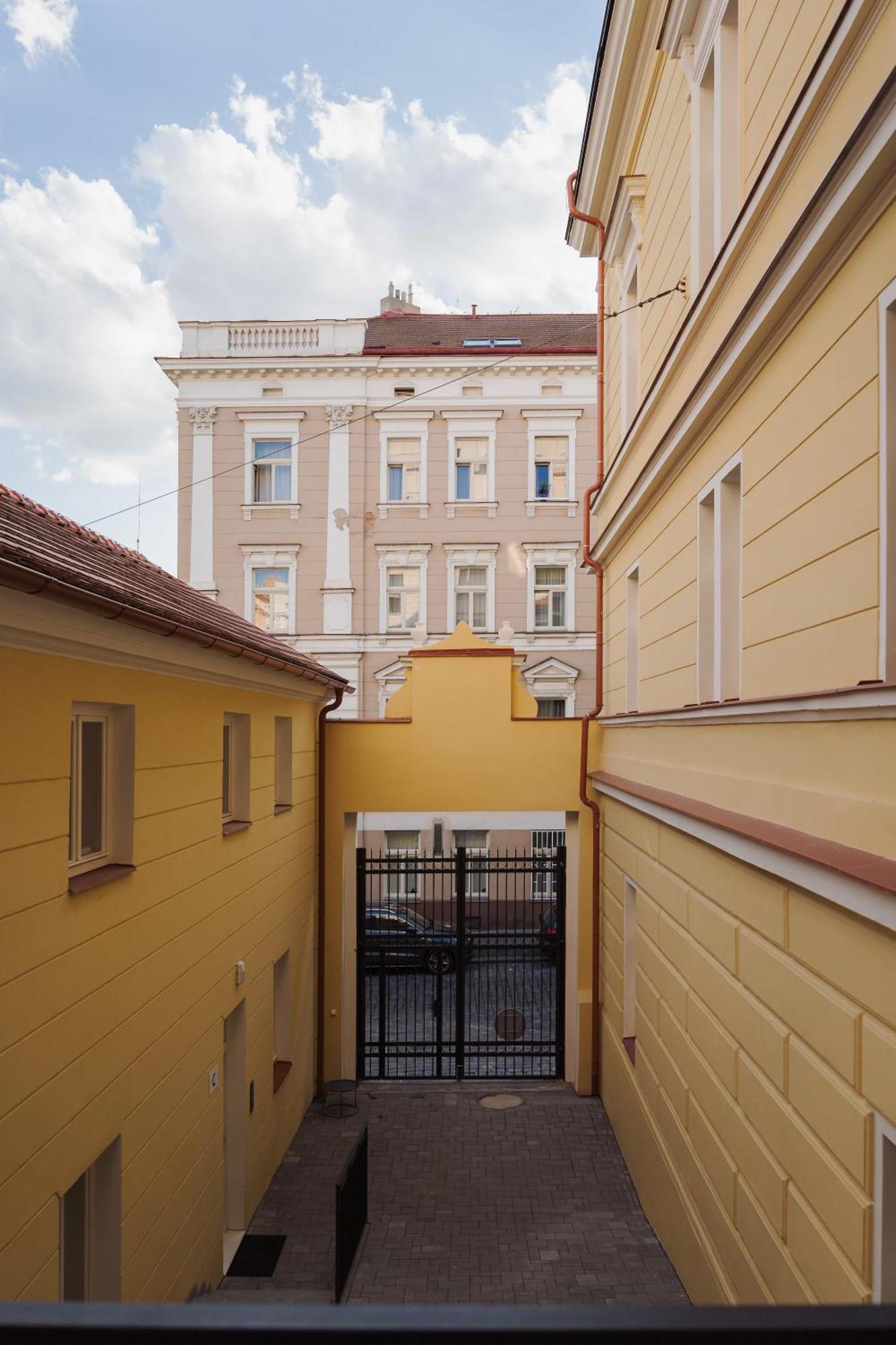 Granite - Cozy Center With Balcony * Prague