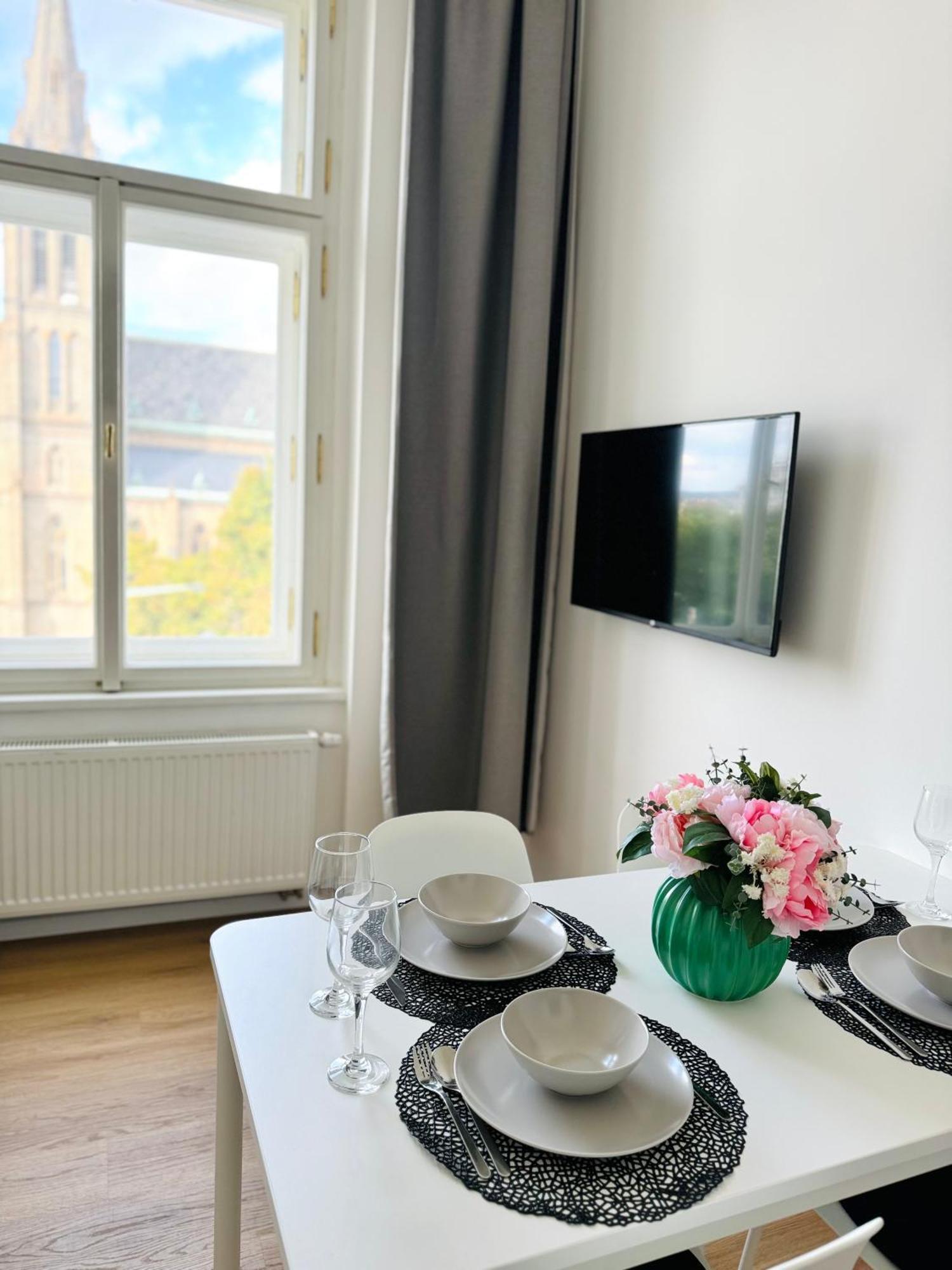 Namesti Miru Apartment Prague