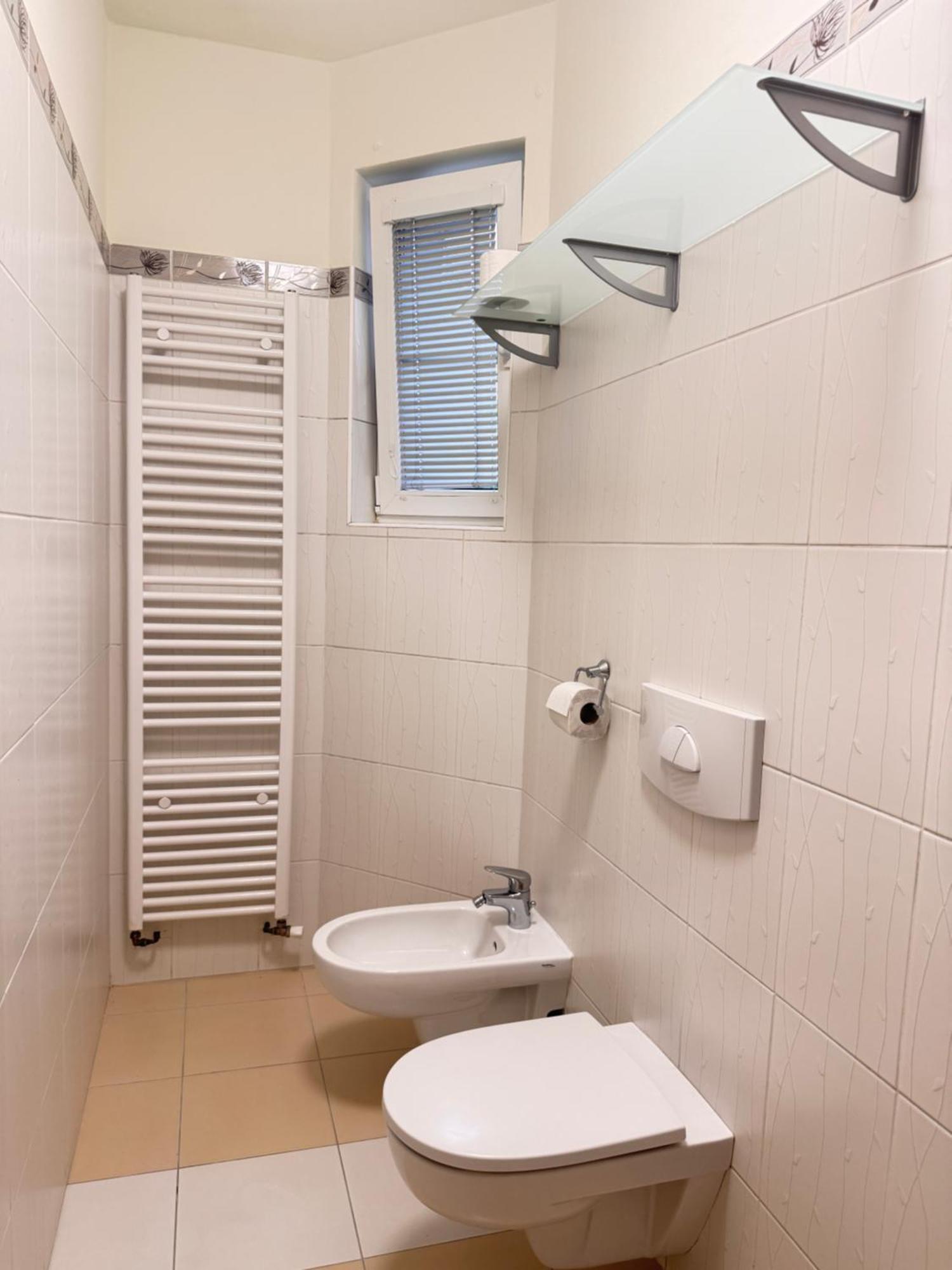 Diamondvilla, 4 Bedroom Apartment, Garden &