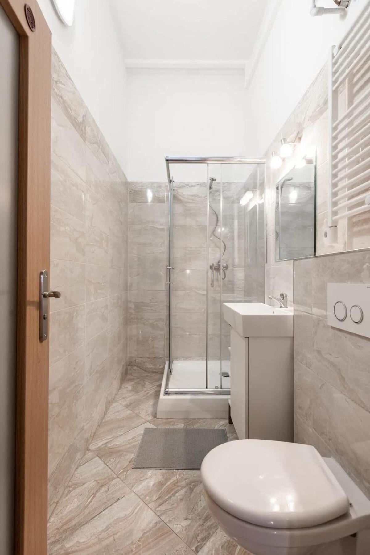 Peaceful Chic In Apartment Prague