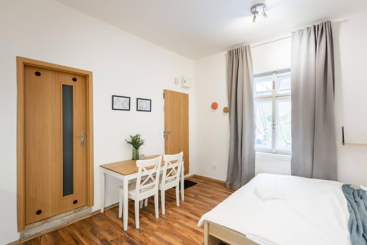 Daire Beautiful Cozy Gem Near Old Town *
