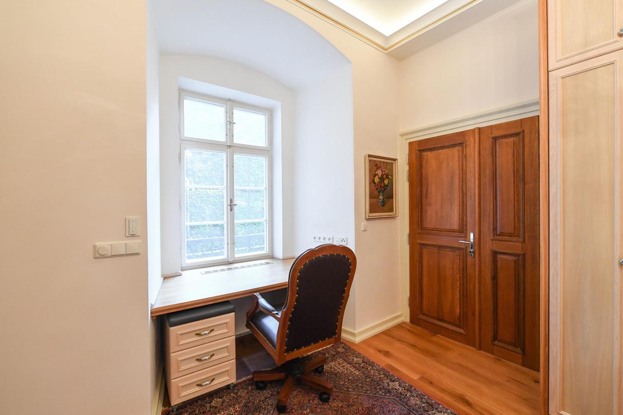 Apartment St Giles Sauna And Pool Table Apt *