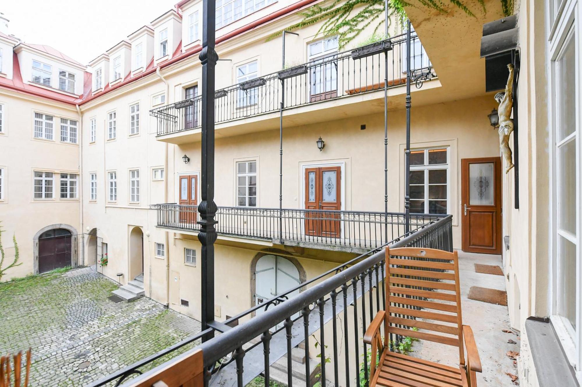 Apartment St Giles Sauna And Pool Table Apt Prague
