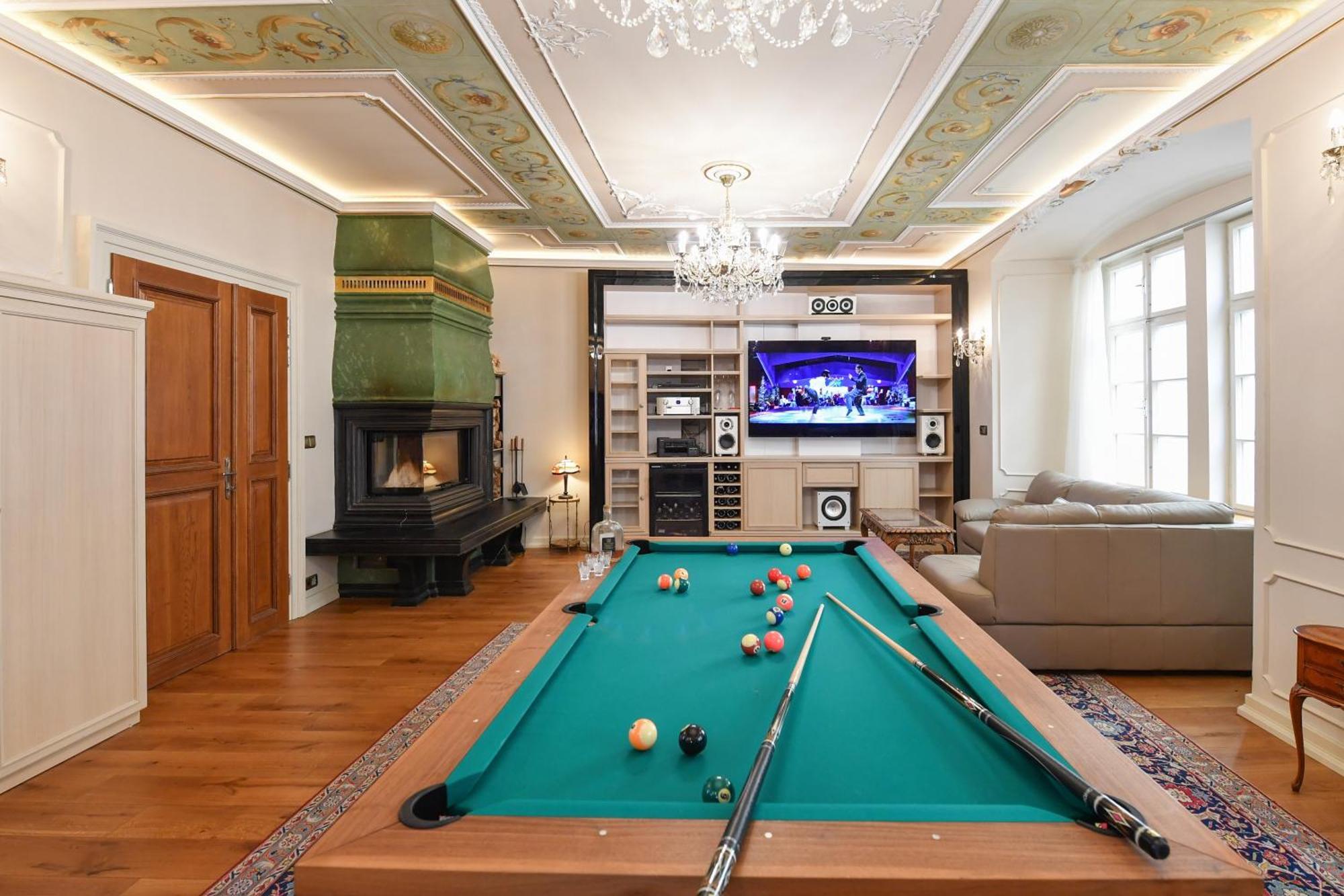 St Giles Sauna And Pool Table Apt * Prague