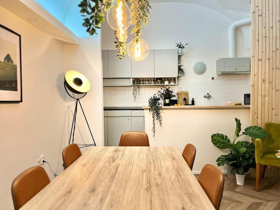 Beautiful New Town Apartment