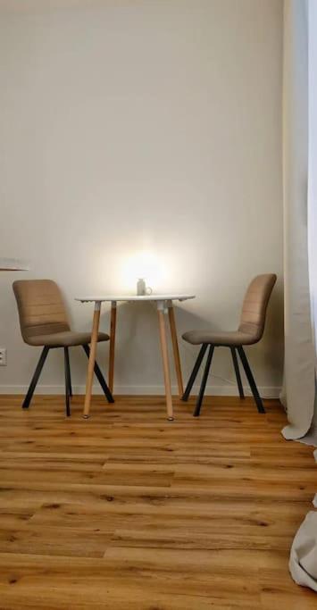 Apartment Pine -