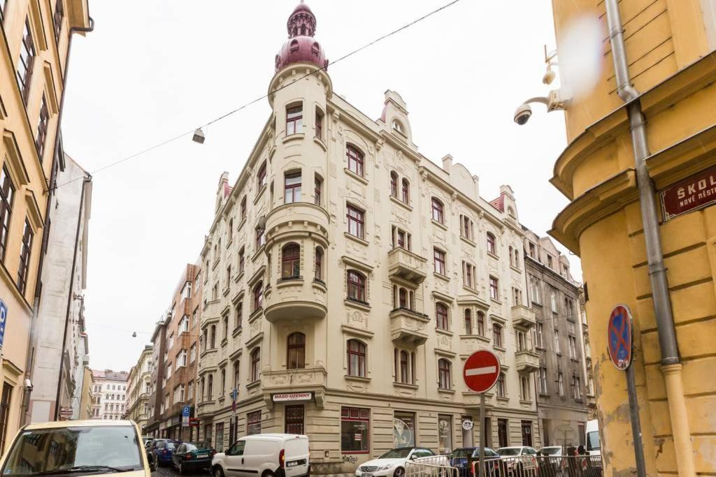 Days - 3bdr - Small Balcony - 2 Bathrooms - 90 Sqm * Prague