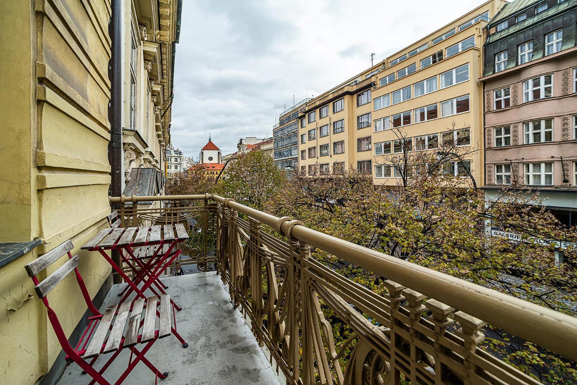 Apartment Bright With Terrace Prague