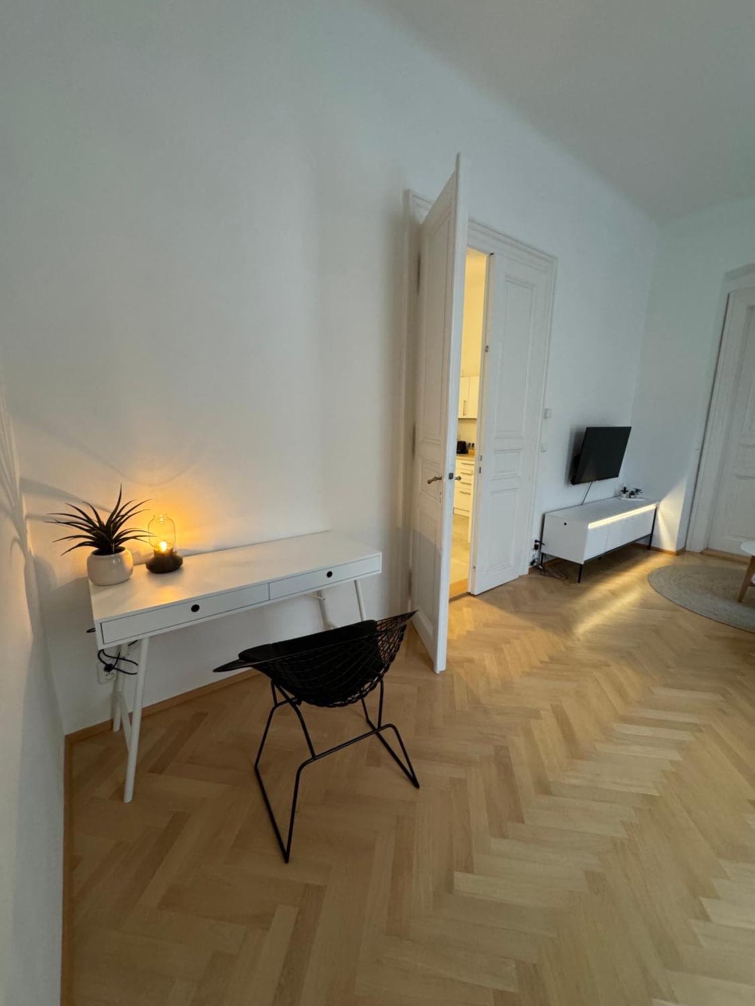 Wenceslas Square Bright Apartment