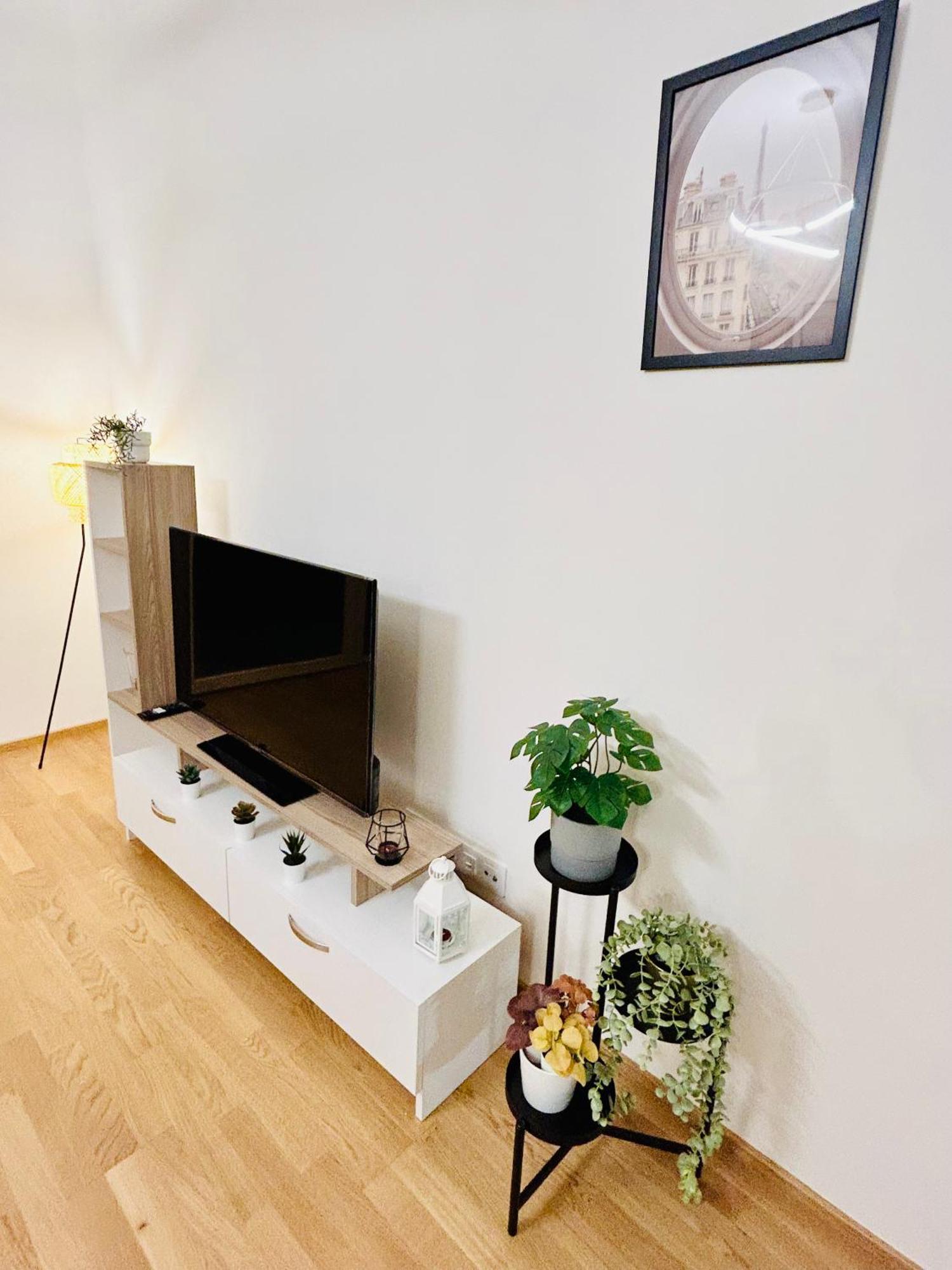 Apartment New Luxury At Andel Metro Station Prague