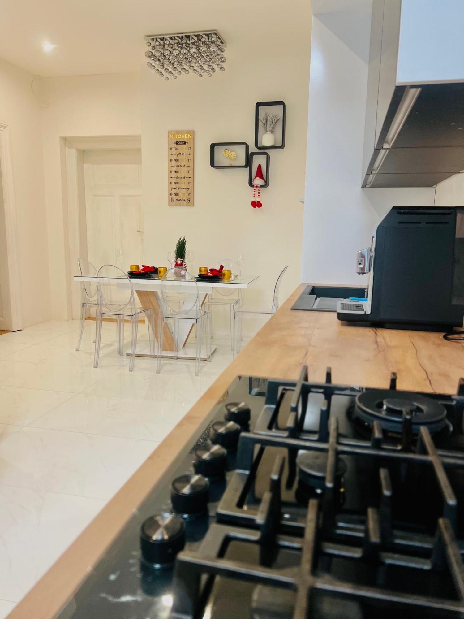 Wenceslas Square 150 M2 Apartment