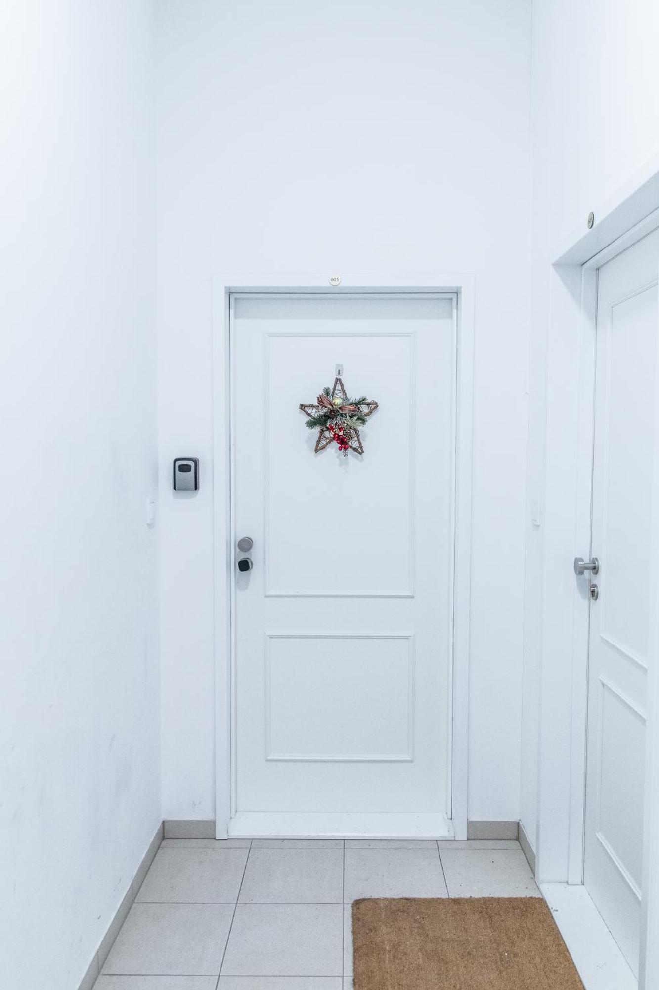 Spacious In Wenceslas Square Apartment *