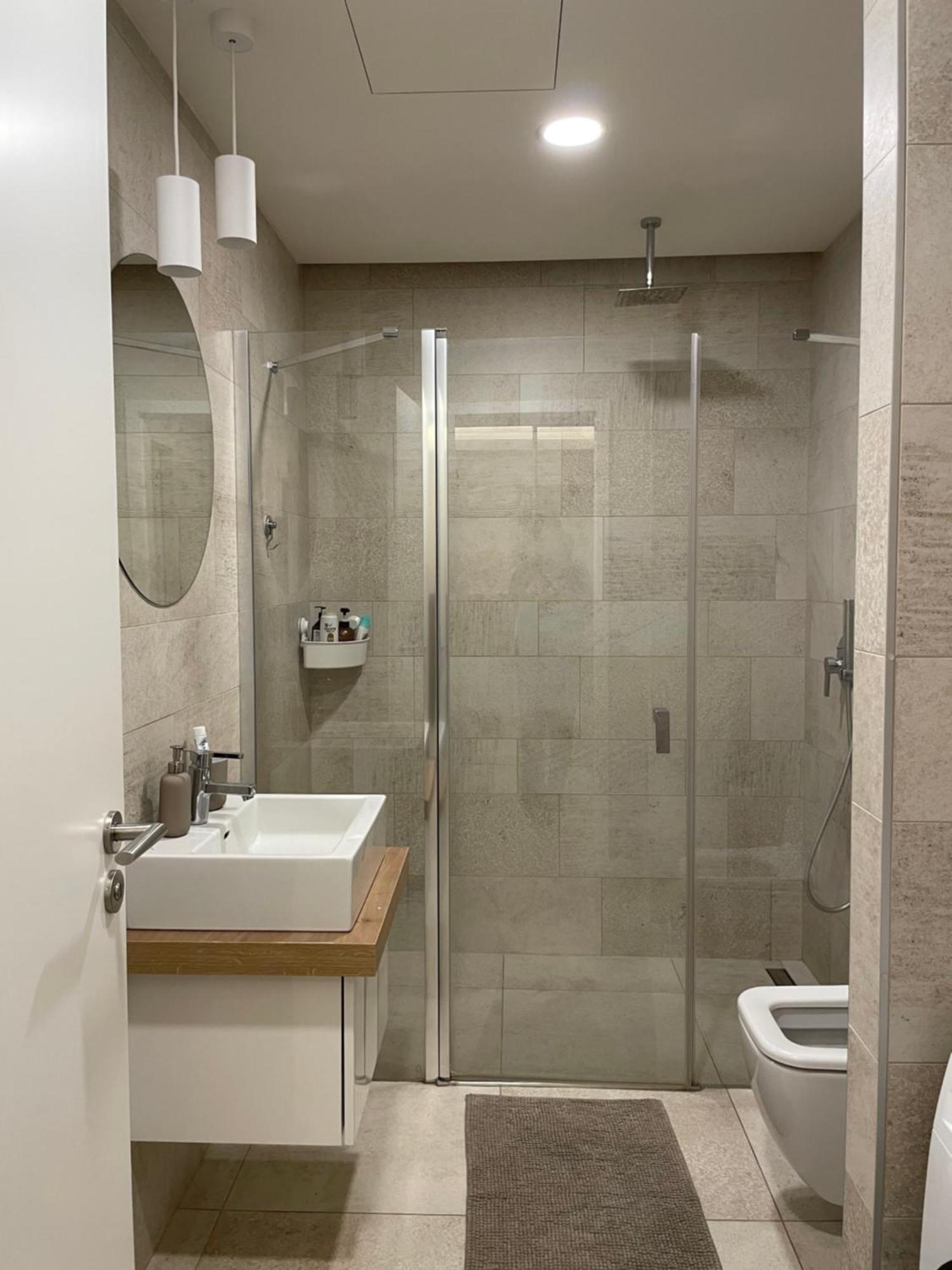 Serene & Private Garden Oasis Apartamento Praga
