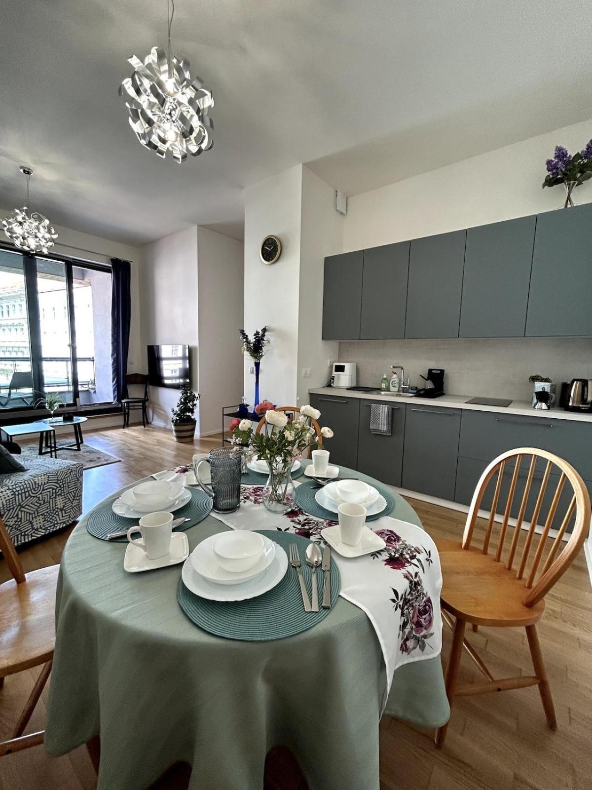 Viktoria With Garage & Balcony Apartment Prague