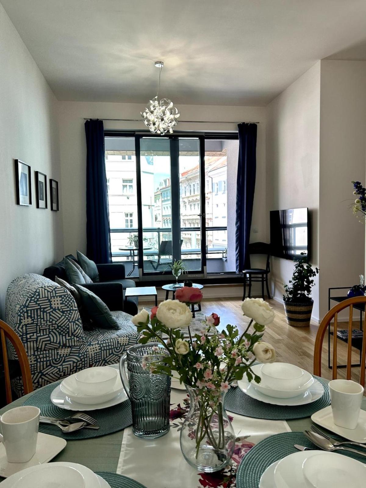 Apartment Viktoria With Garage & Balcony