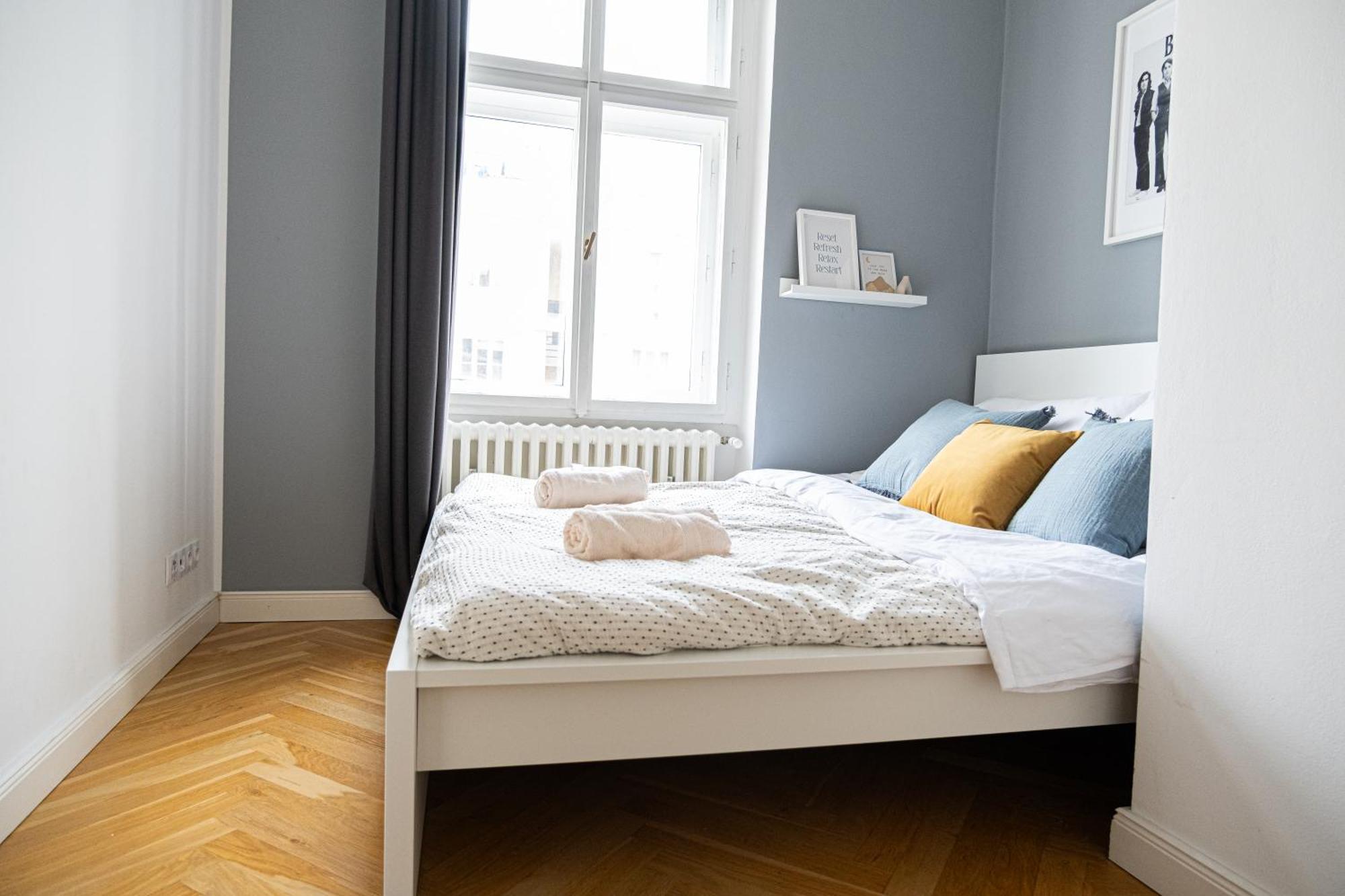 Spacious Near Castle * Prague