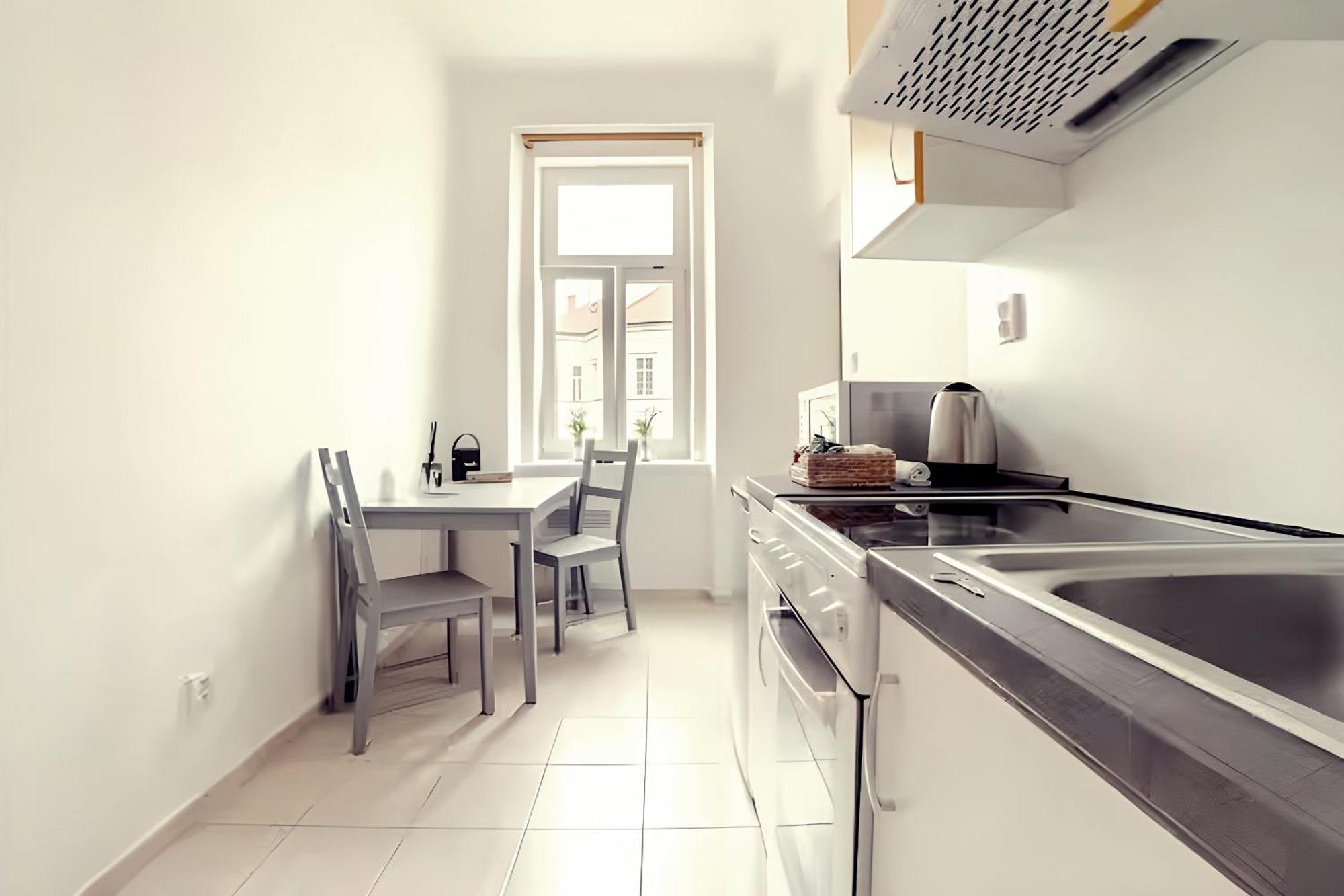 Stylish In Heart Of Zizkov Near Iconic Sites Prag