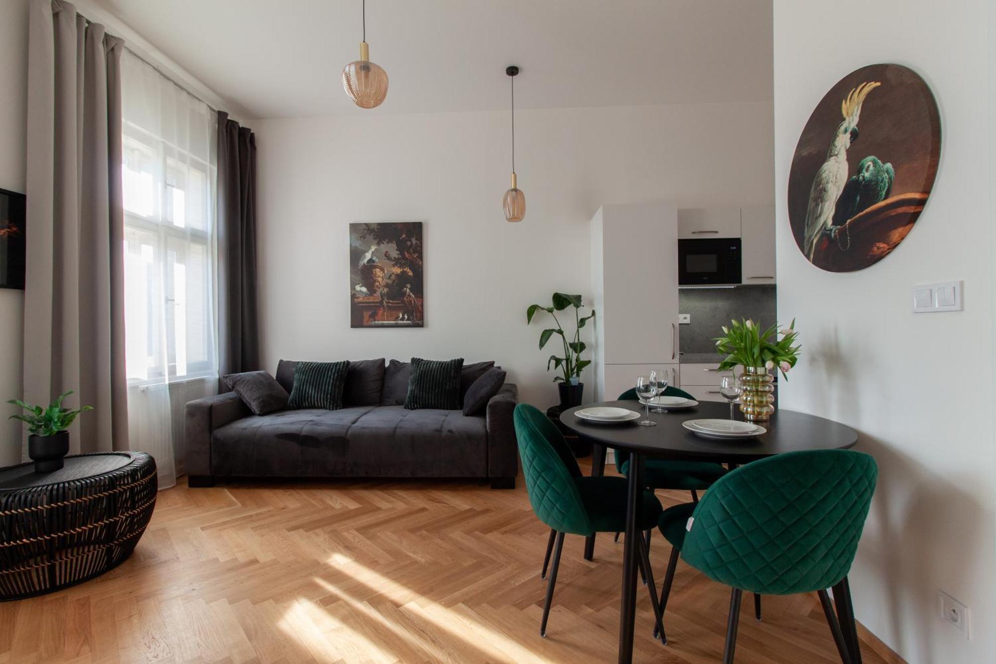 Churchill Heritage Apartment *