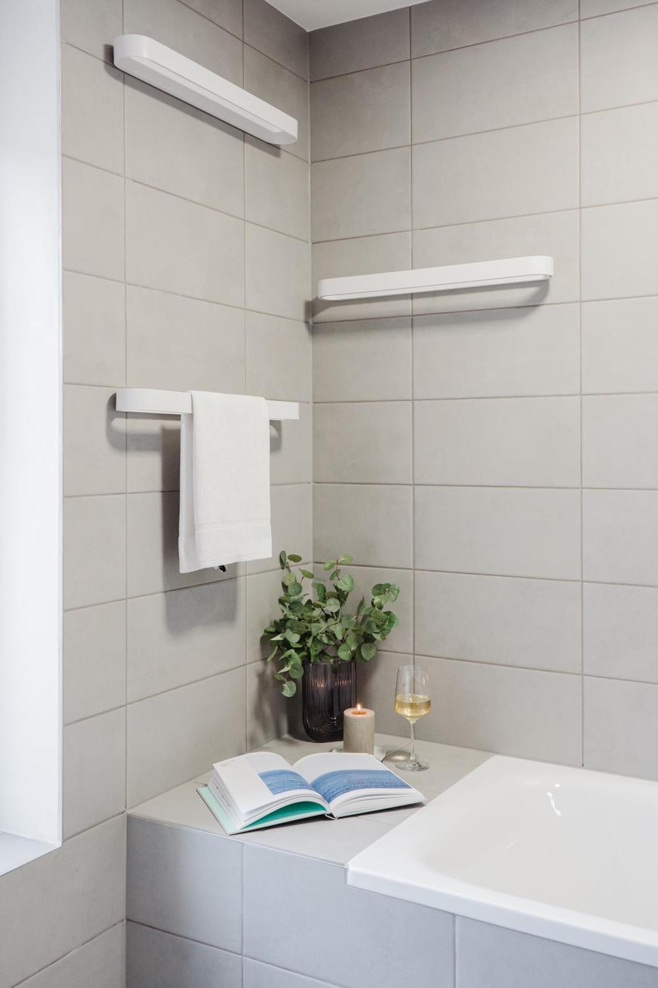 Apartment Days - Attic 1bdr - Workspace - Garage - Smichov Prague