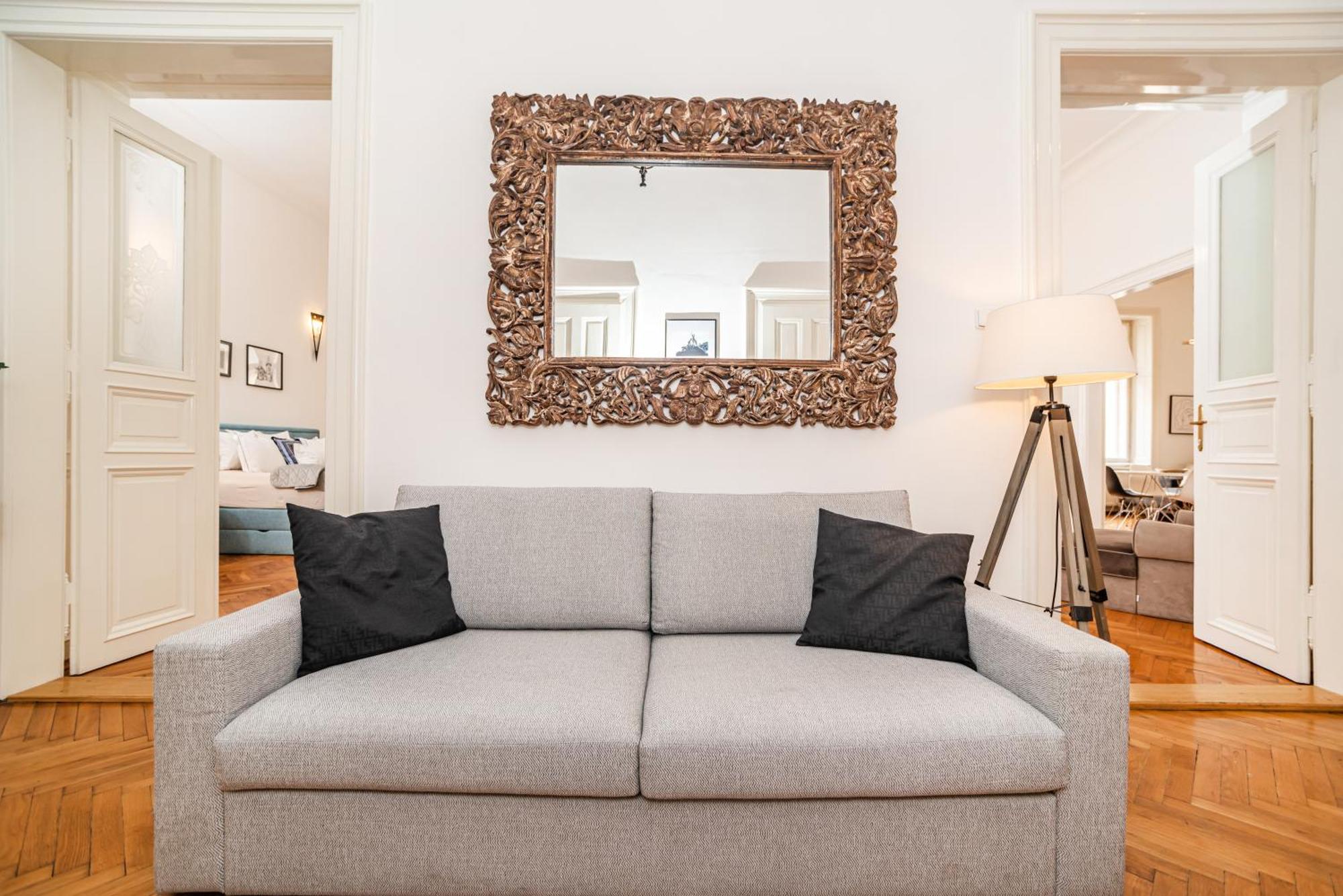 Appartement Spacious Two-bedroom In Old Town *