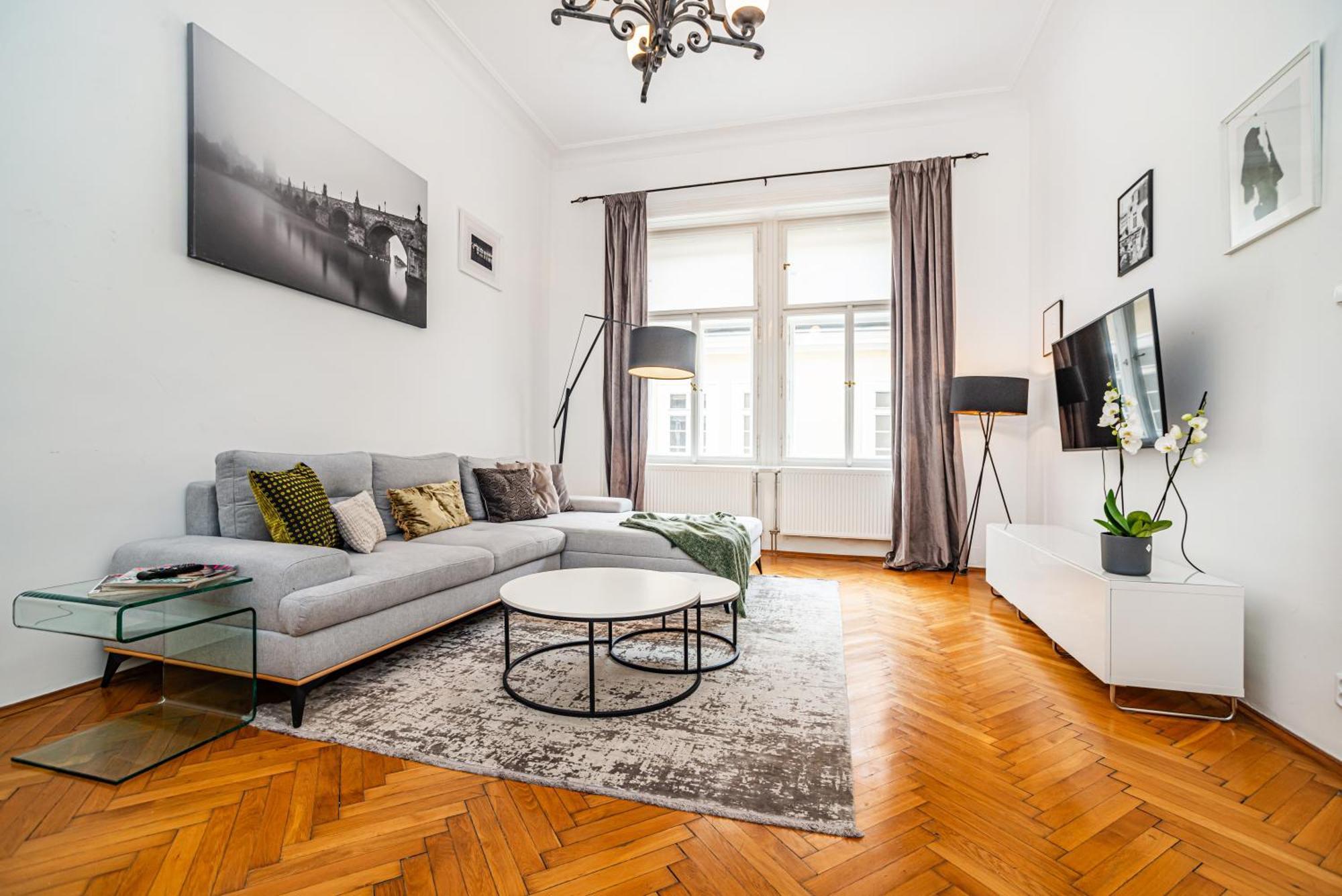 Appartement Spacious Two-bedroom In Old Town *