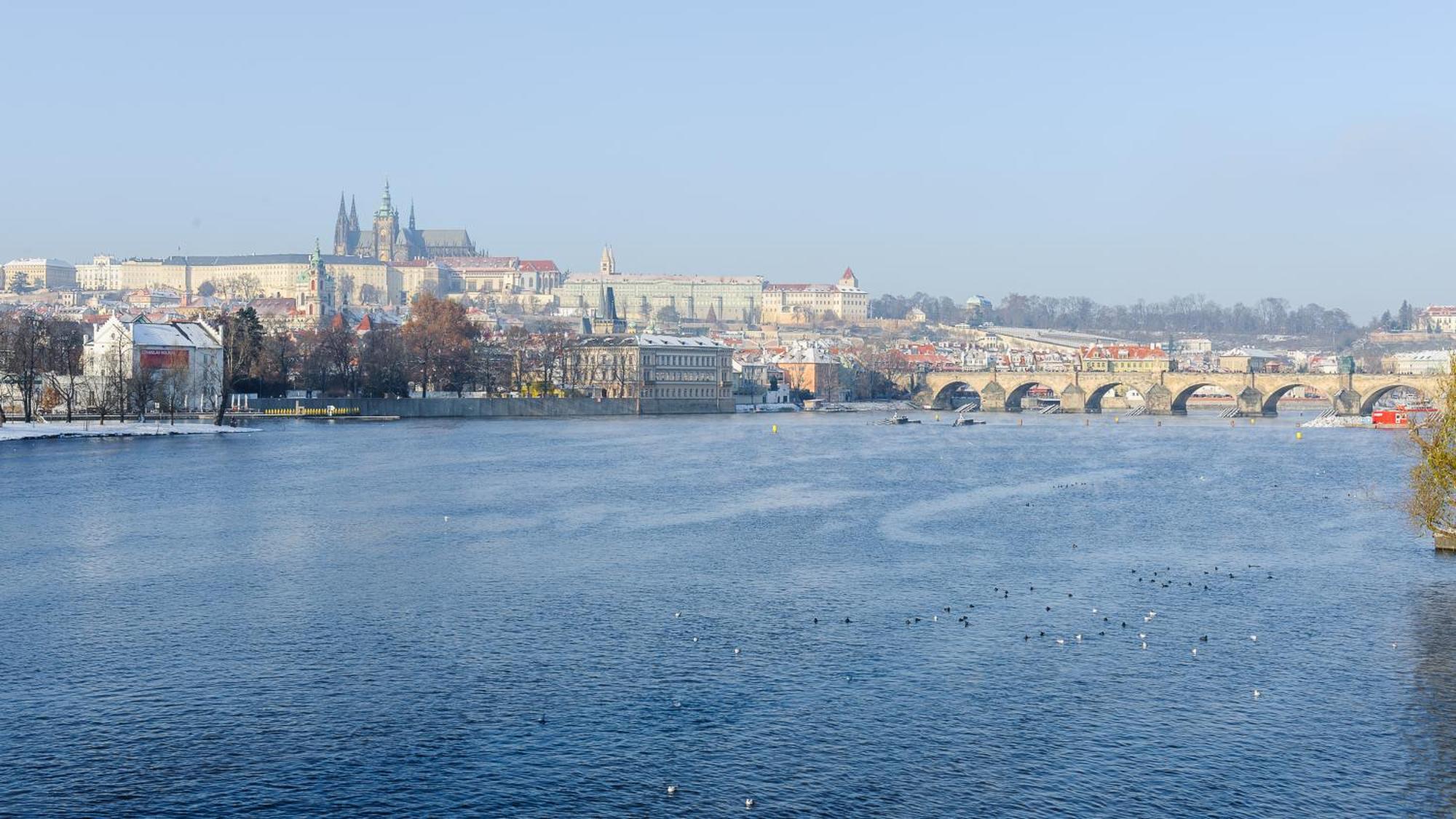 Spacious 3-bedrooms Near Karlin Square Appartement