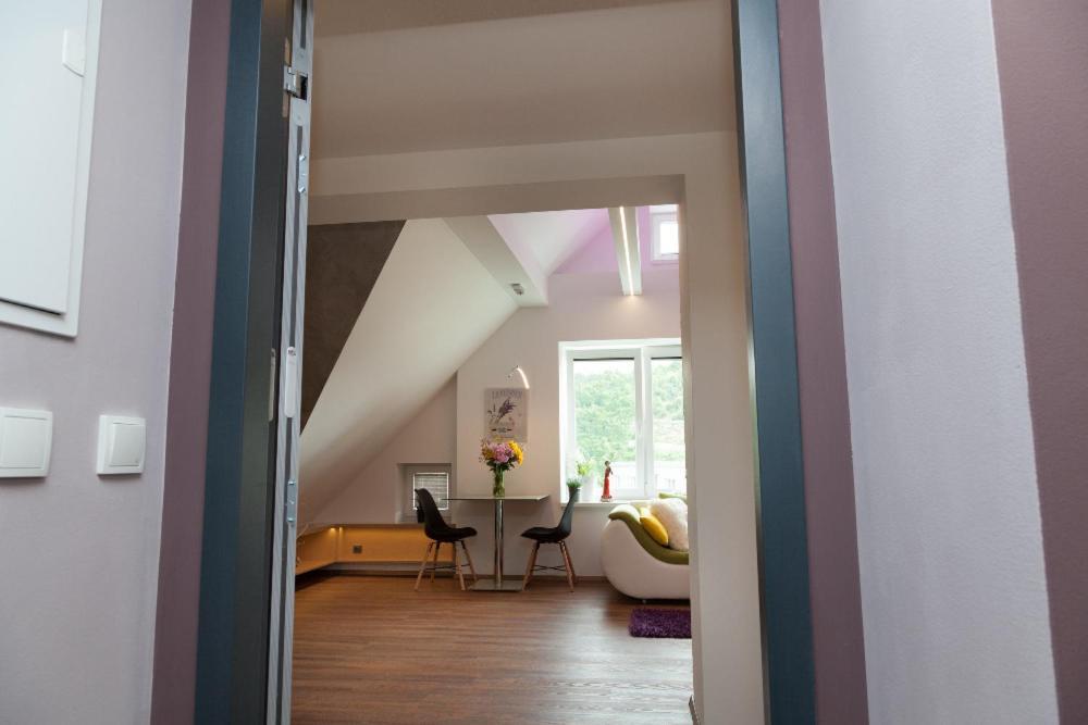 Apartamento 3kk - 115m2 V Klidne Lokalite - 4 Praga
