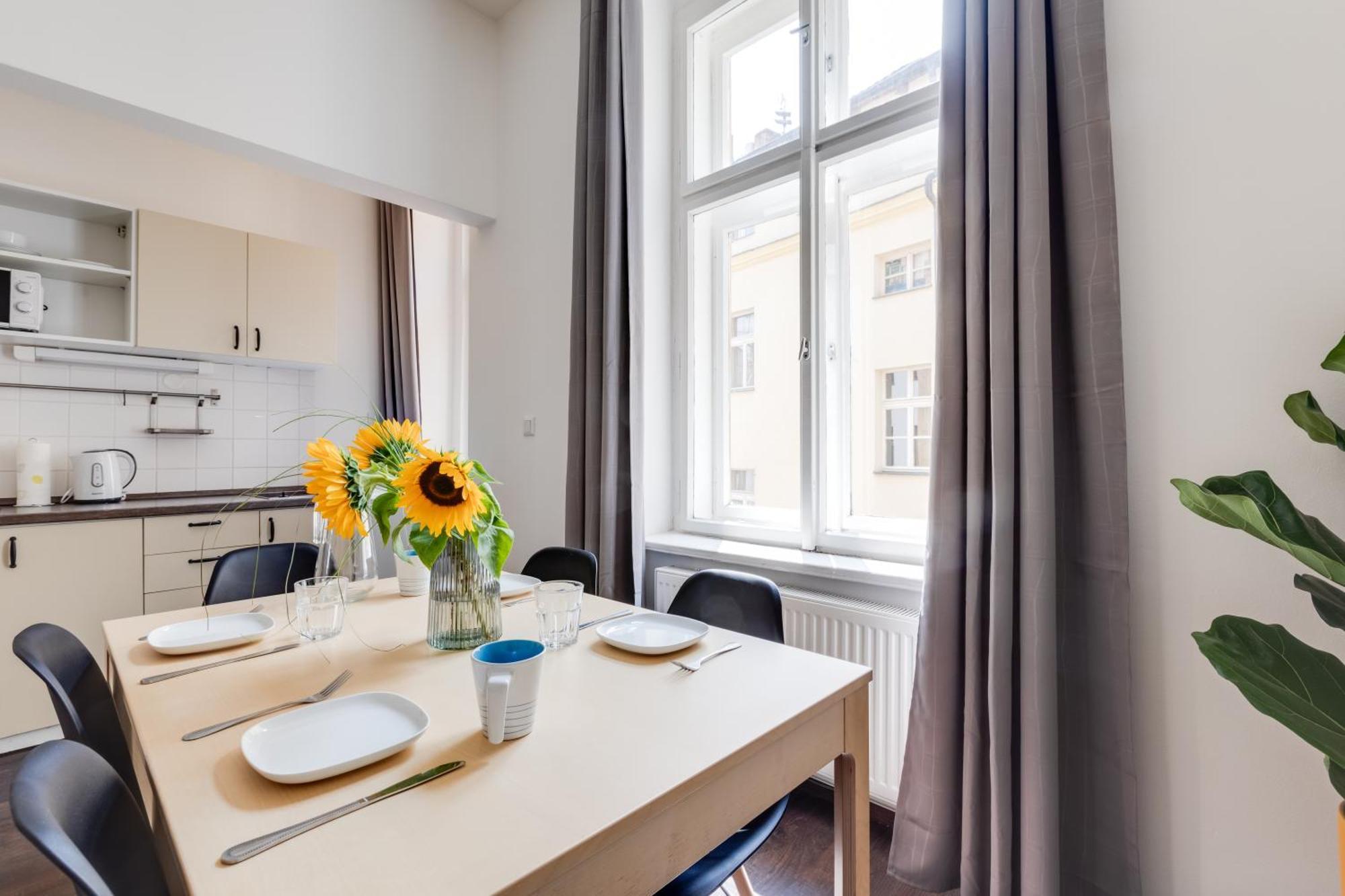 Cool & Charming In Center - Lub5 Apartment *