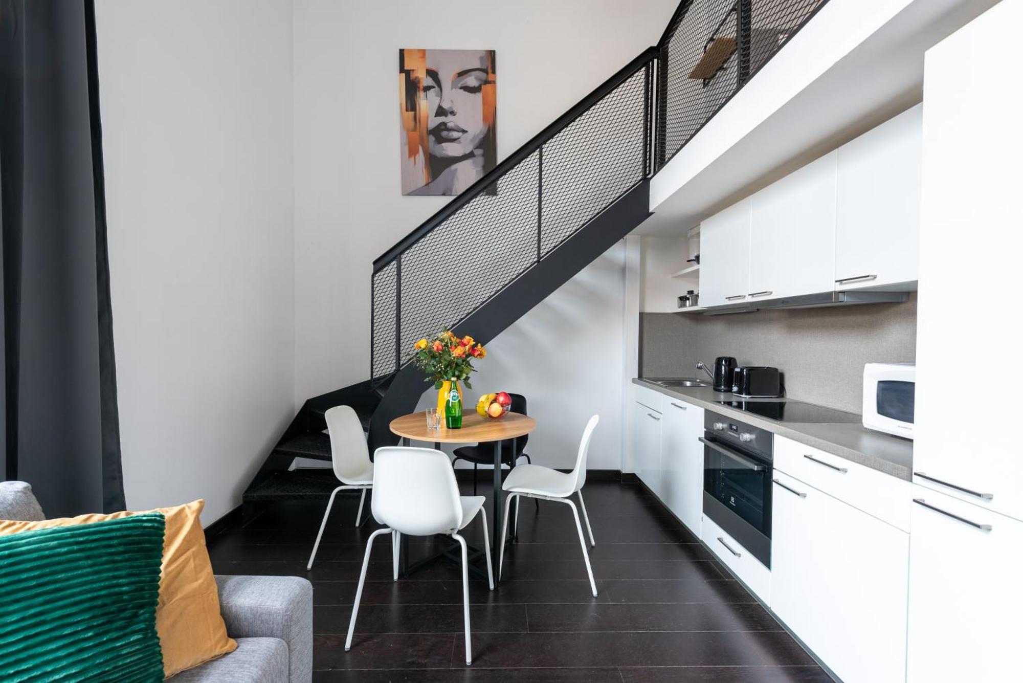 Daire Loft Spacious In Prag