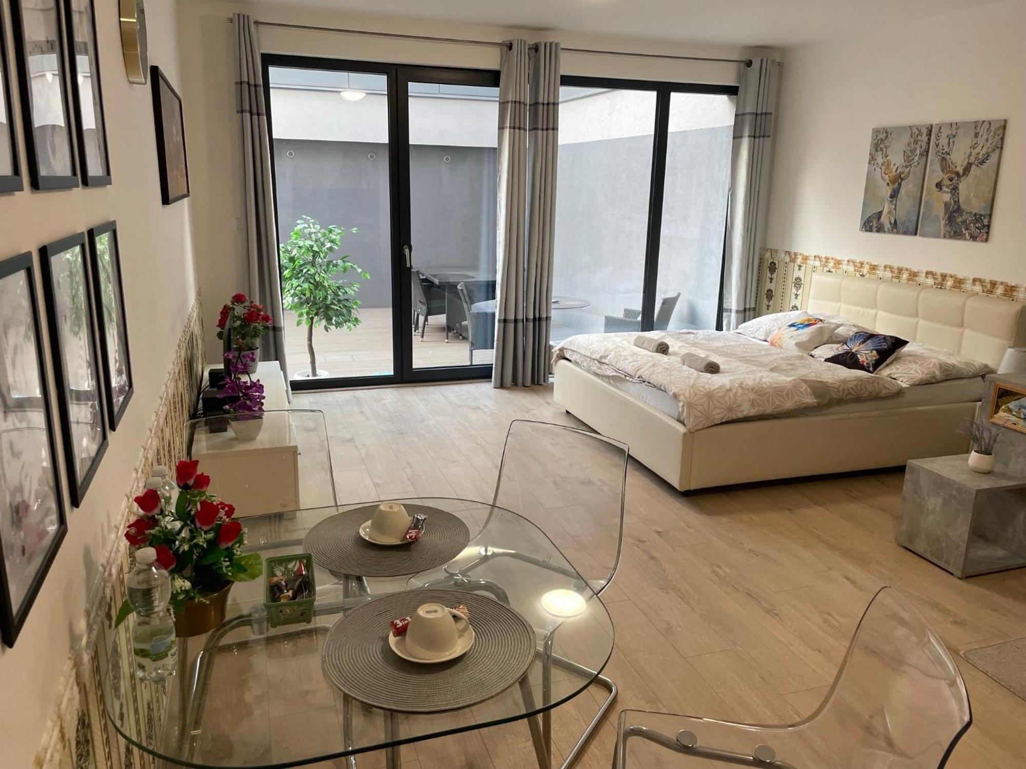 O2 Arena - Alex Apartment *
