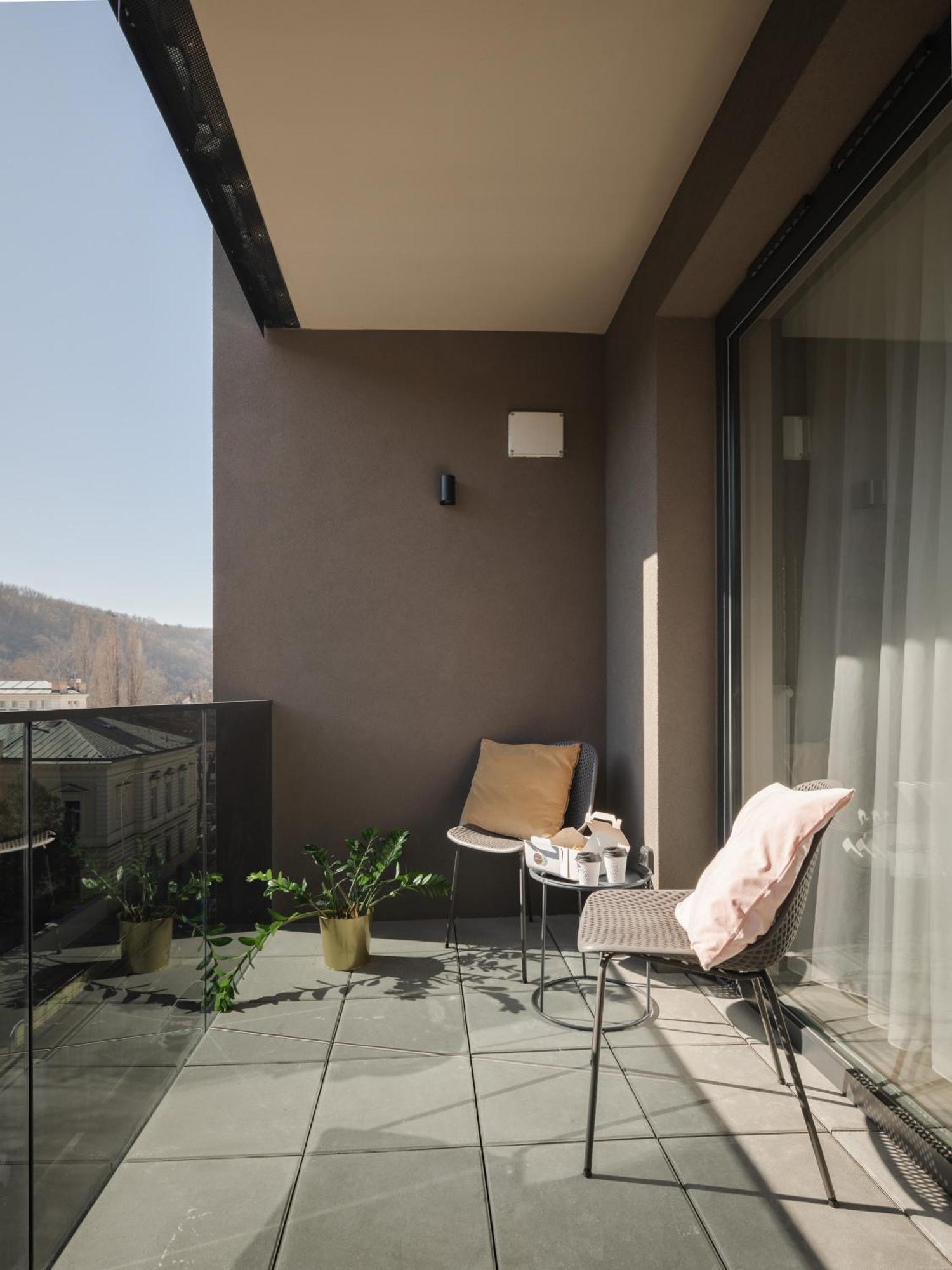 Avenue Apartment *