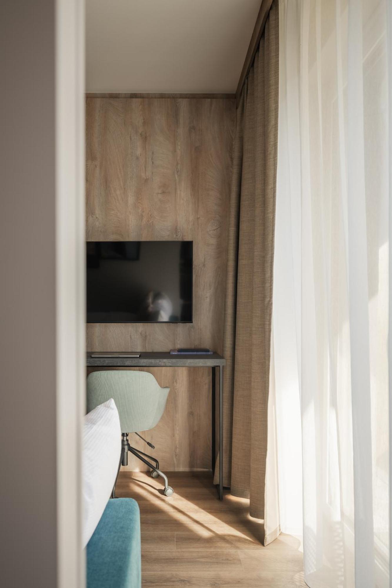 Apartment Avenue *