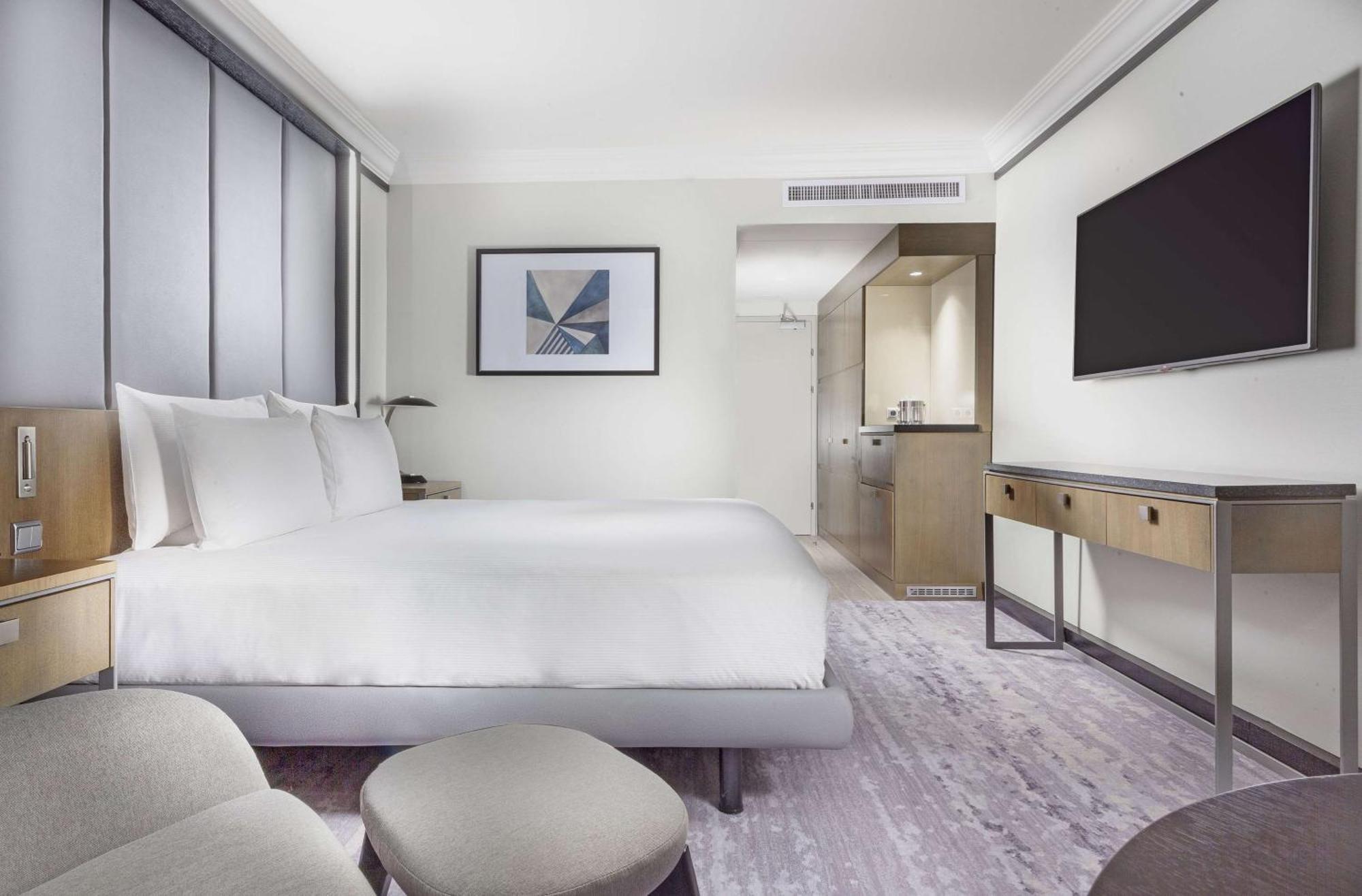 Hilton Hotel 5*