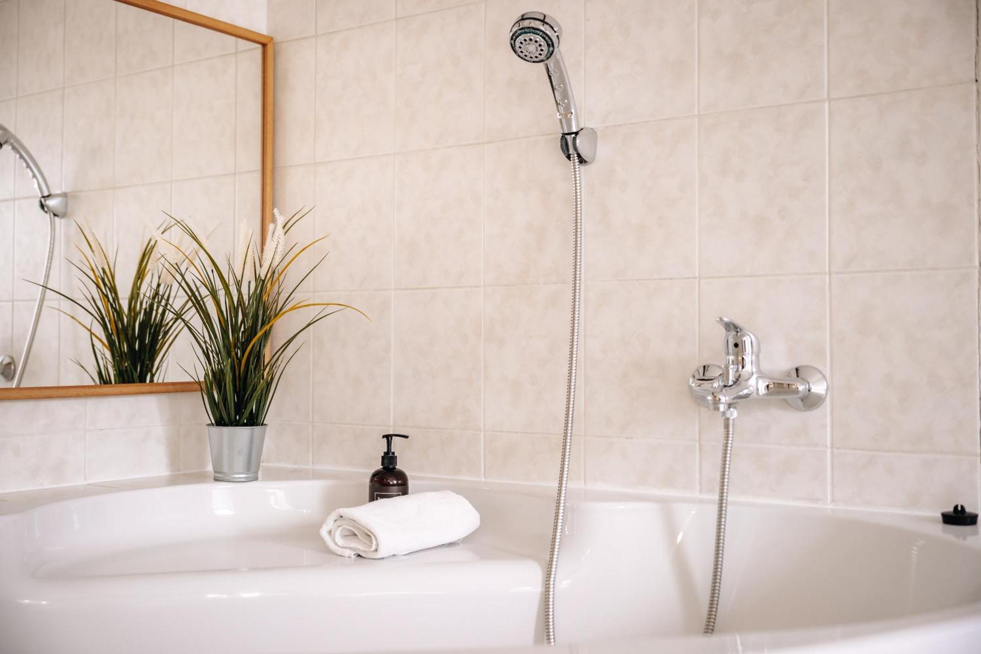 5bd Duplex - Billiard - Cinema - * Prague