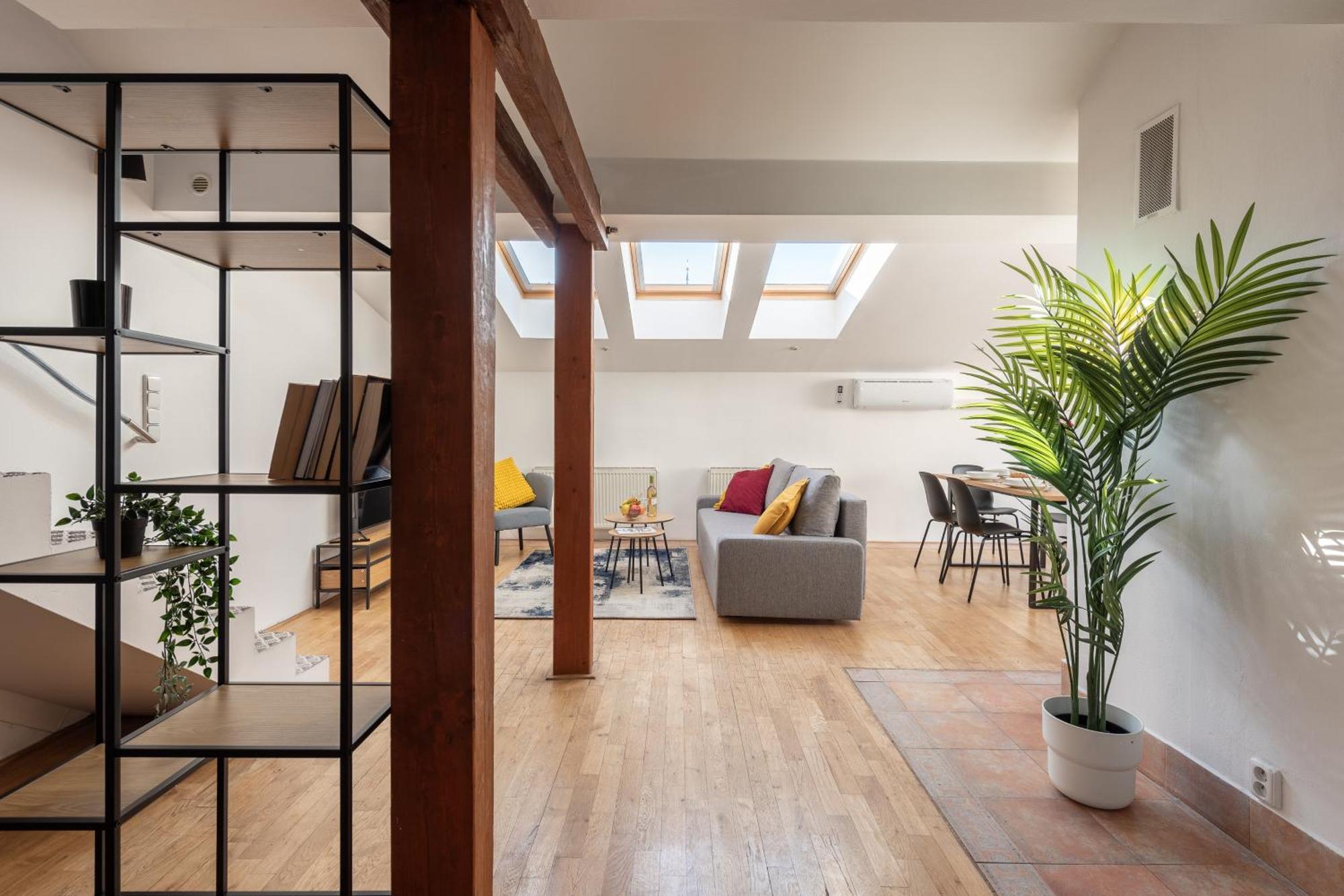 Spacious Near National Museum Prague