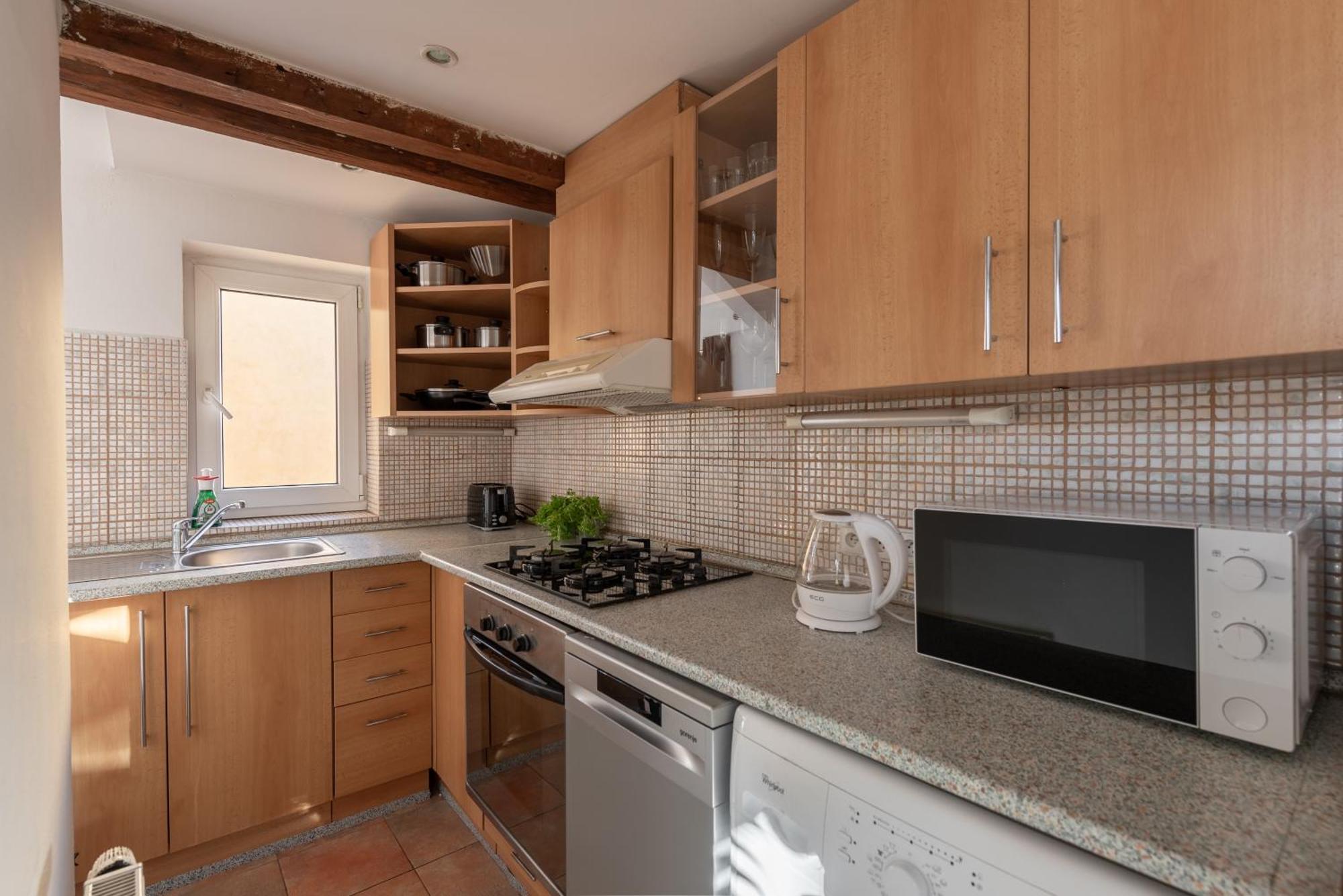 Spacious Near National Museum Apartment