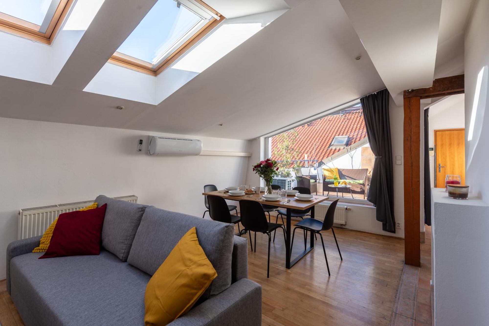Spacious Near National Museum Apartment Prague