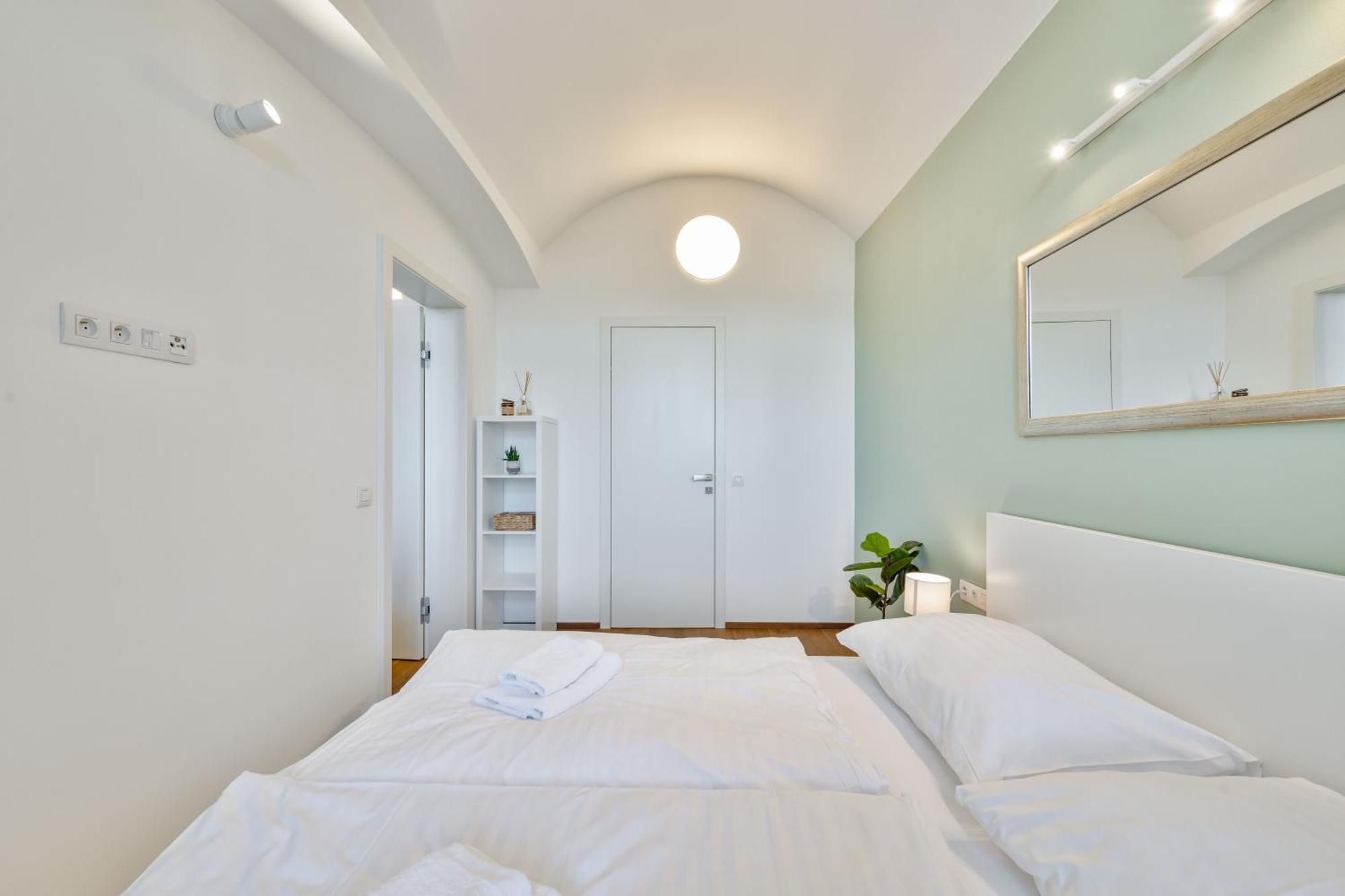 Elegant With Terrace & Bike Path Daire *