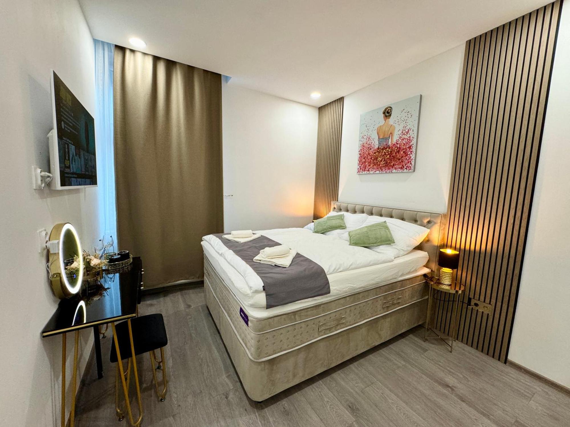 Little Downtown Guest house *